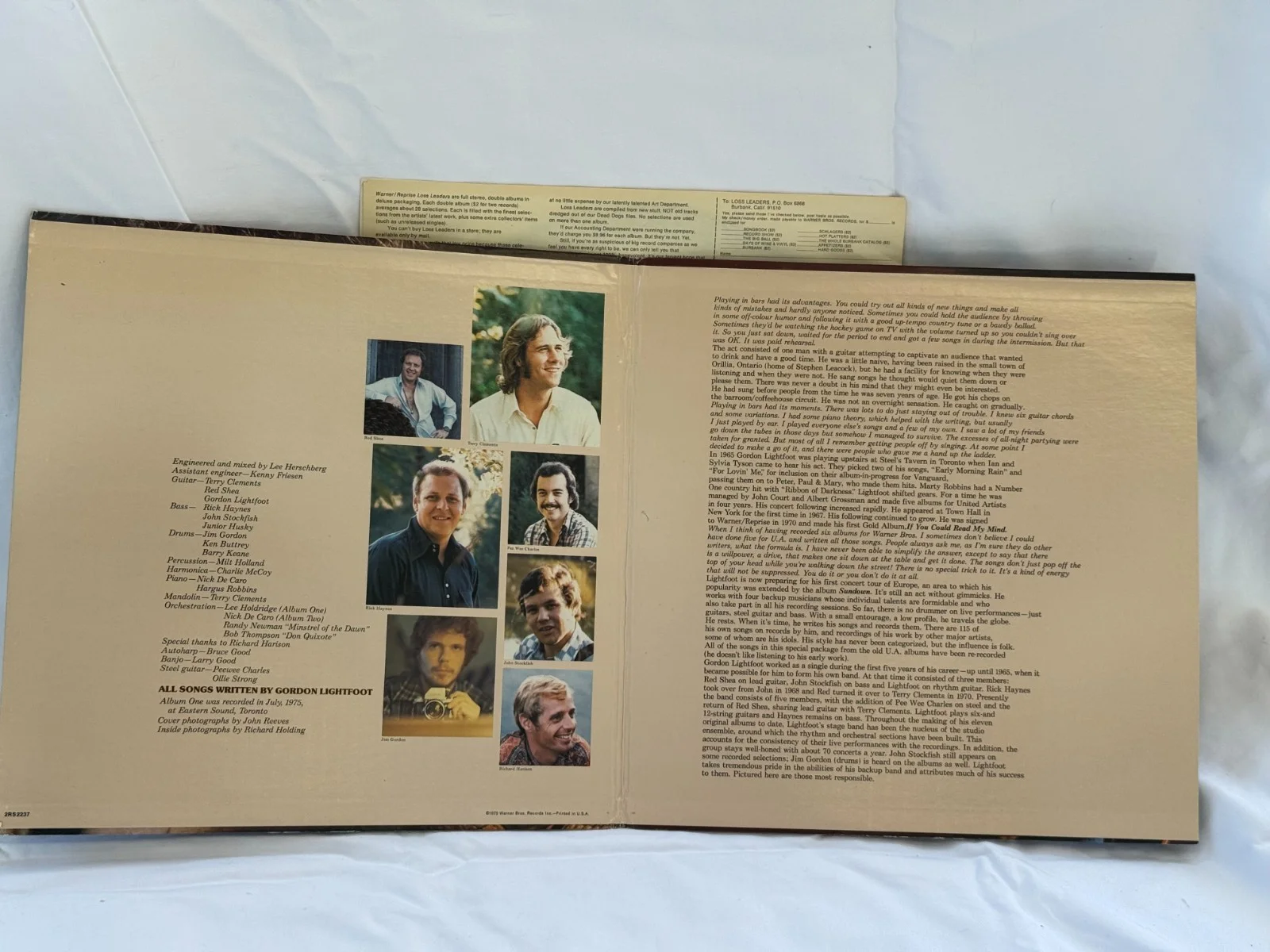 Gordon Lightfoot - Signed Gord's Gold Album Cover w/ Two Original Records, изображение 3