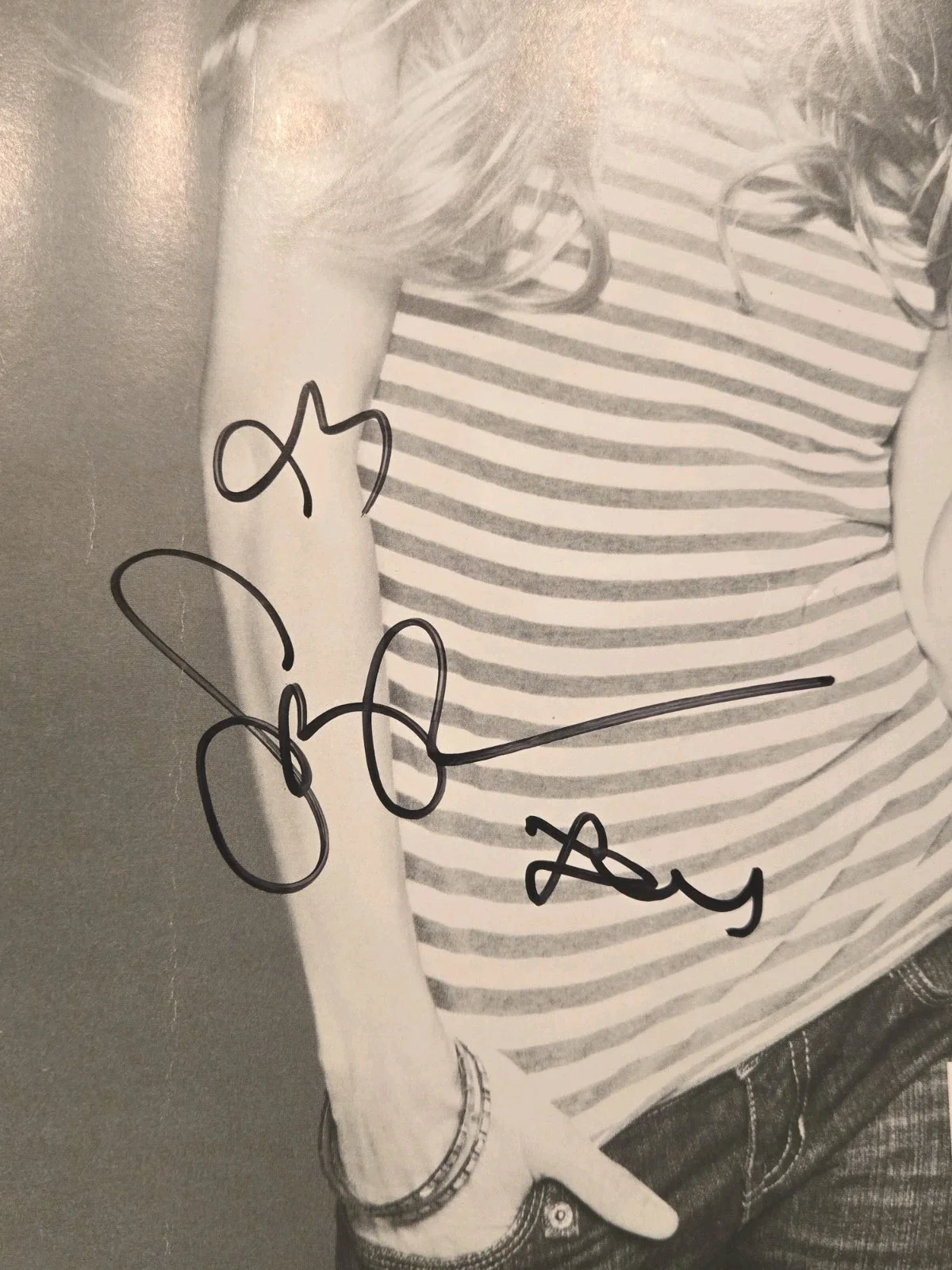 Sarah Jessica Parker — Sarah Jessica Parker Signed 11" x 8.5" Biten Promo Photo Sex in the City, изображение 2