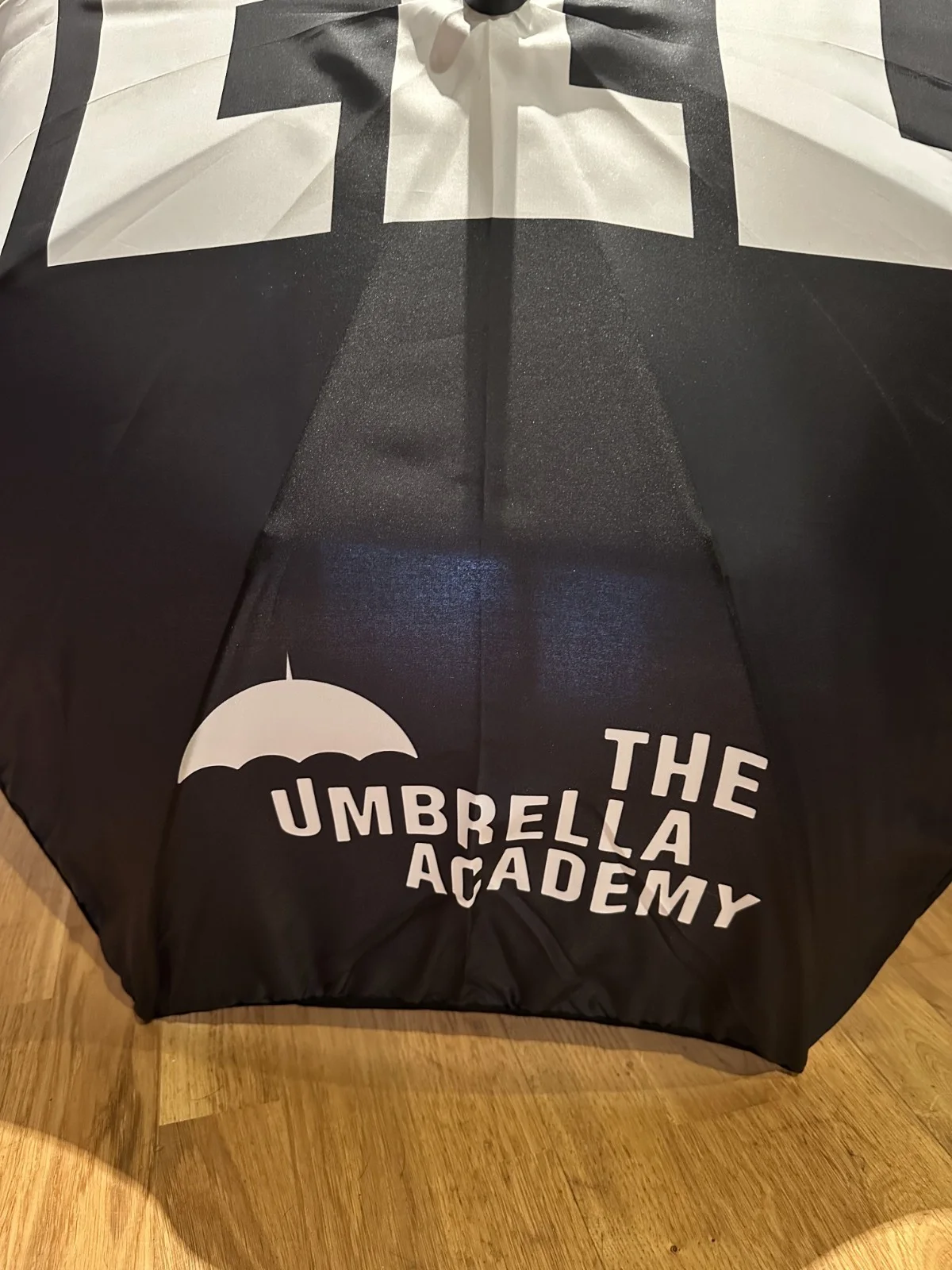 THE UMBRELLA ACADEMY SEASON 1 NETFLIX UMBRELLA BROLLY UK RARE PROMO PROMOTIONAL, изображение 4