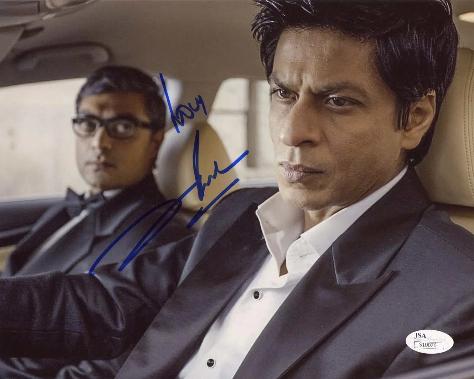 Shah Rukh Khan — Shah Rukh Khan Signed Autographed 'DON 2' 8x10 Photo EXACT Proof JSA COA, image 2