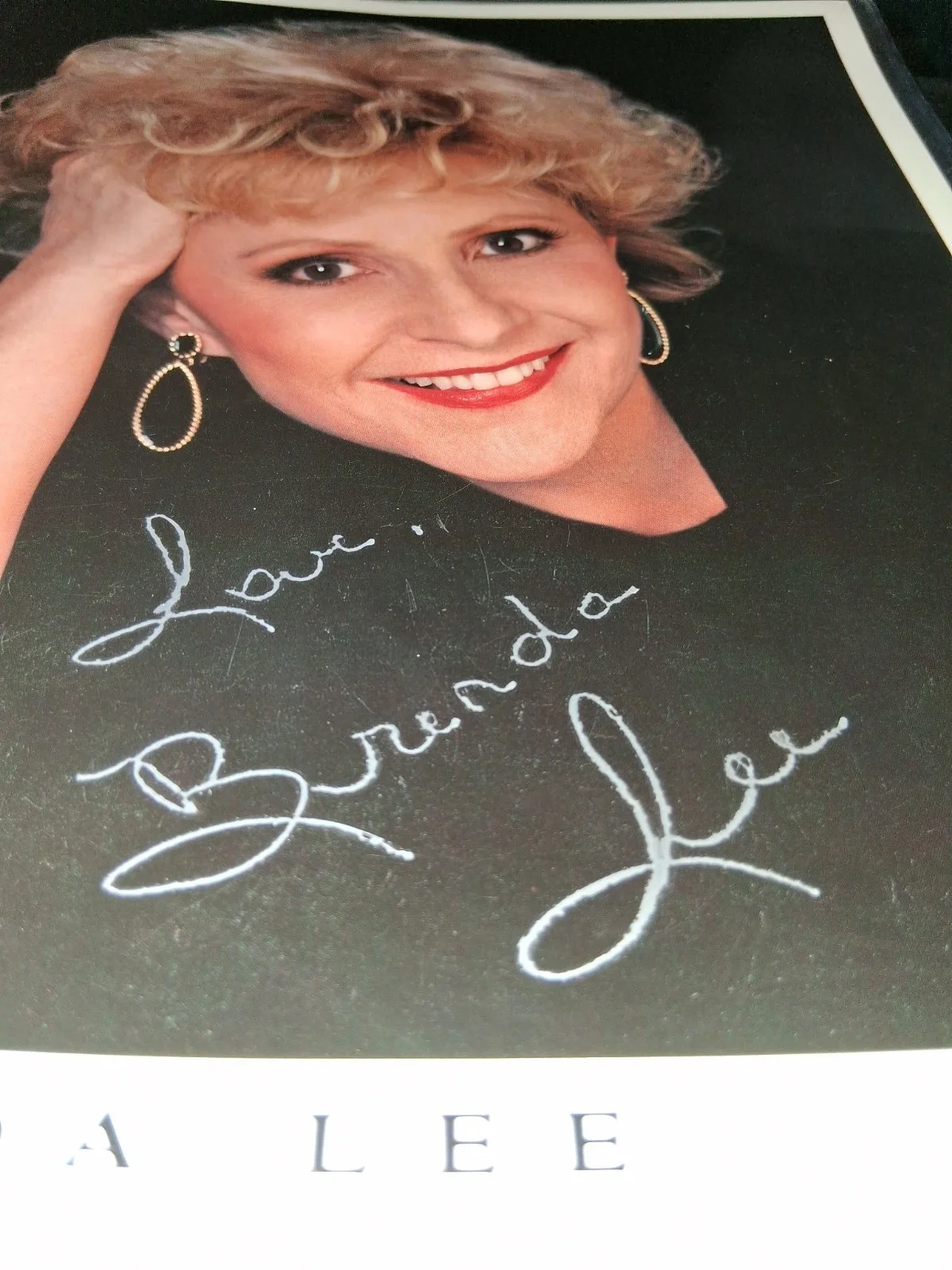 SINGER BRENDA LEE SIGNED 8x10 AUTOGRAPHED COLOR PHOTO ROCKIN AROUND XMAS TREE, image 2