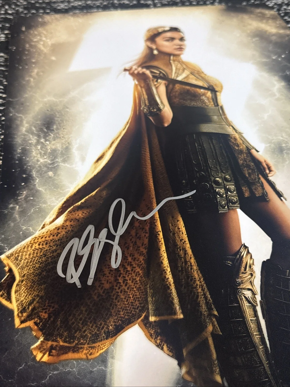 Rachel Zegler Signed Shazam Anthea 11X17 Photo SHAZAM w/COA Proof Hologram !!, изображение 4
