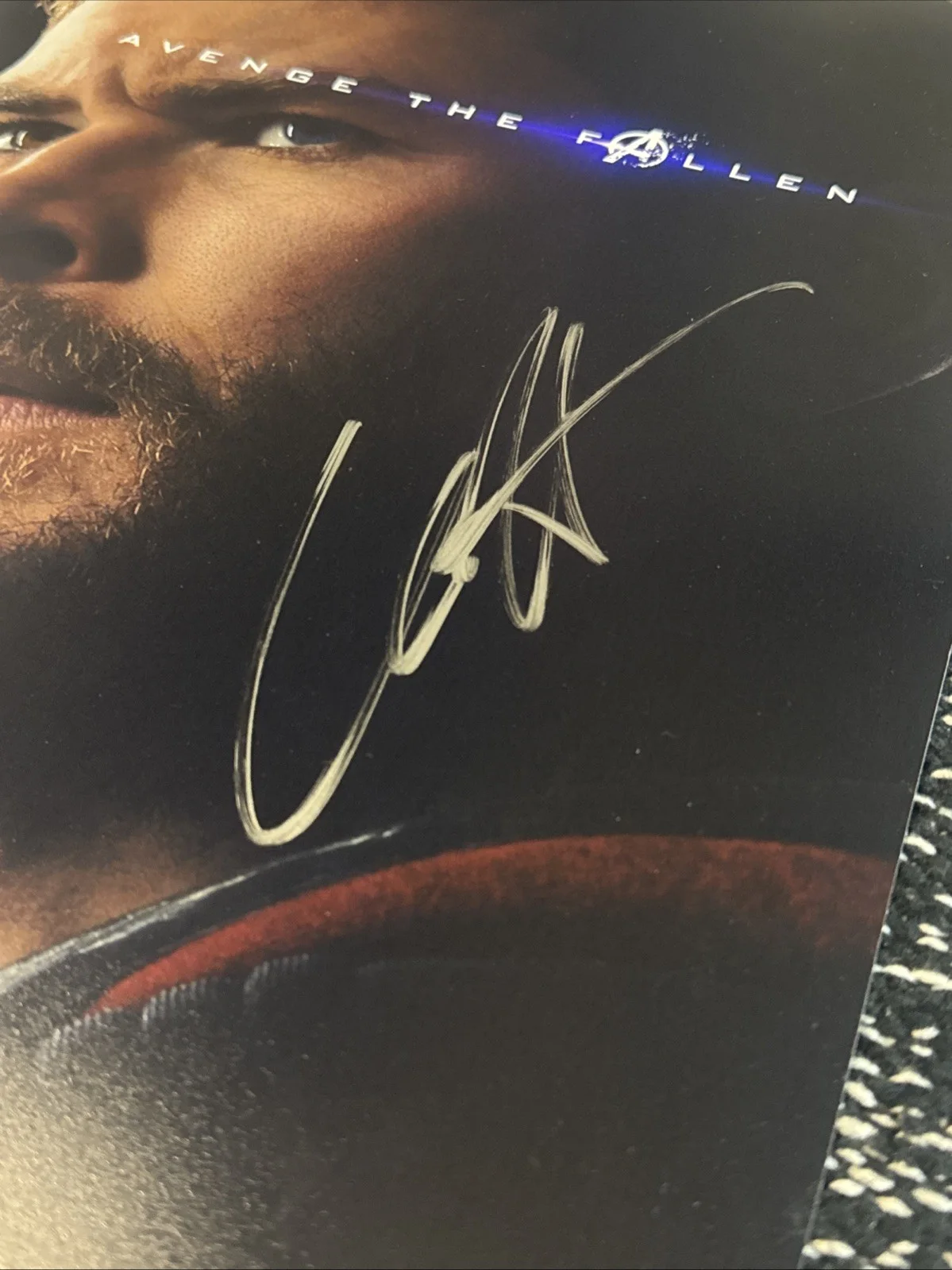 CHRIS HEMSWORTH — CHRIS HEMSWORTH SIGNED AUTOGRAPH 11X17 THOR PHOTO MARVEL AVENGERS w/COA Hologram, image 4