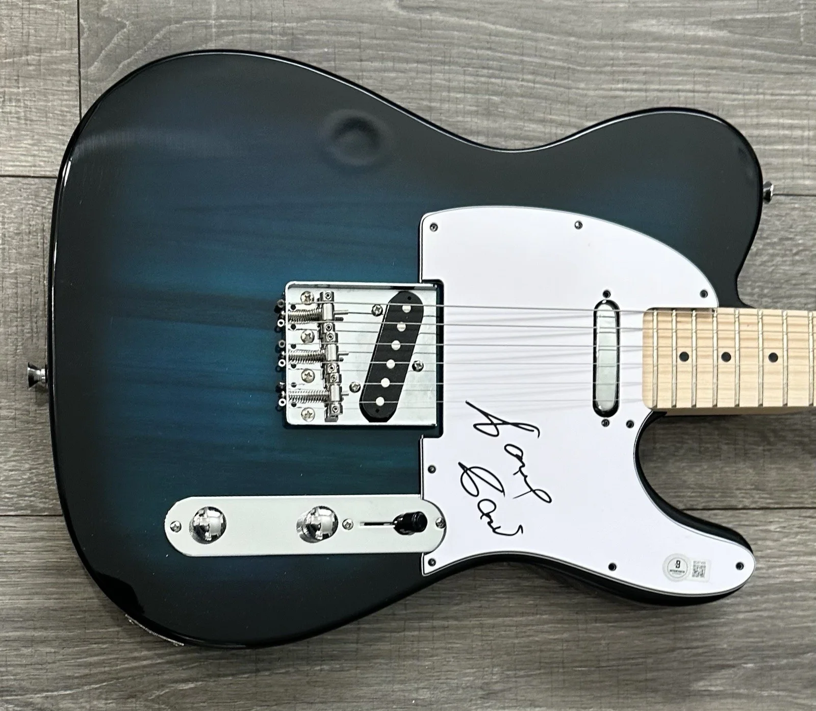 Dave Davies — Dave Davies Signed Guitar The Kinks Signed Guitar D Davies Autographed Beckett, изображение 2