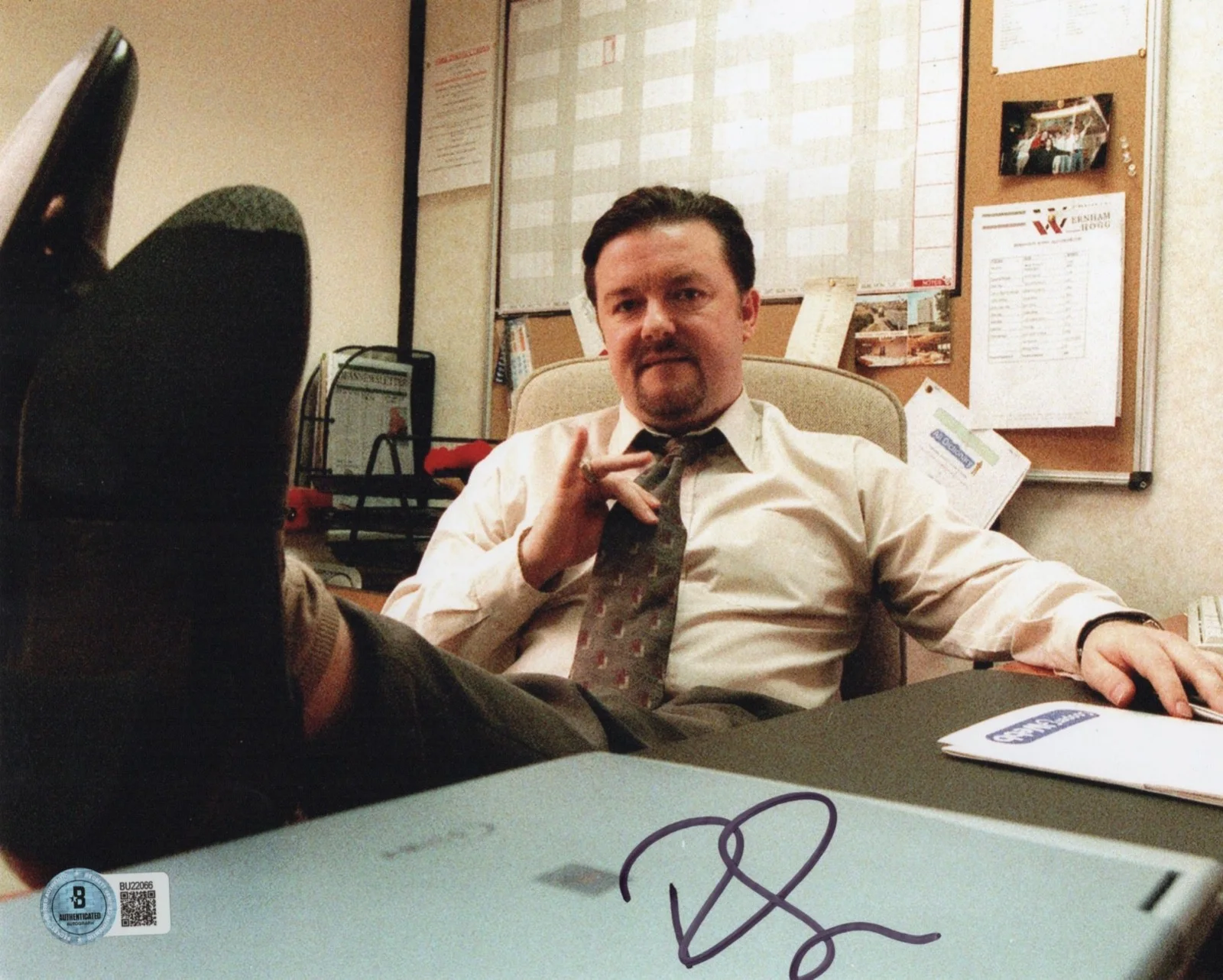 Conan O'Brien — Ricky Gervais GOLDEN GLOBES Autographed Signed THE OFFICE 8x10 Photo Beckett BAS