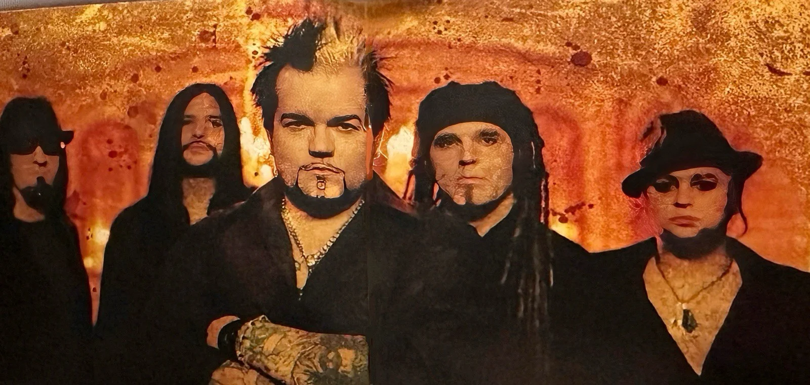 SALIVA BLOOD STAINED LOVE STORY Authentic Signatures By The Whole Band, изображение 2