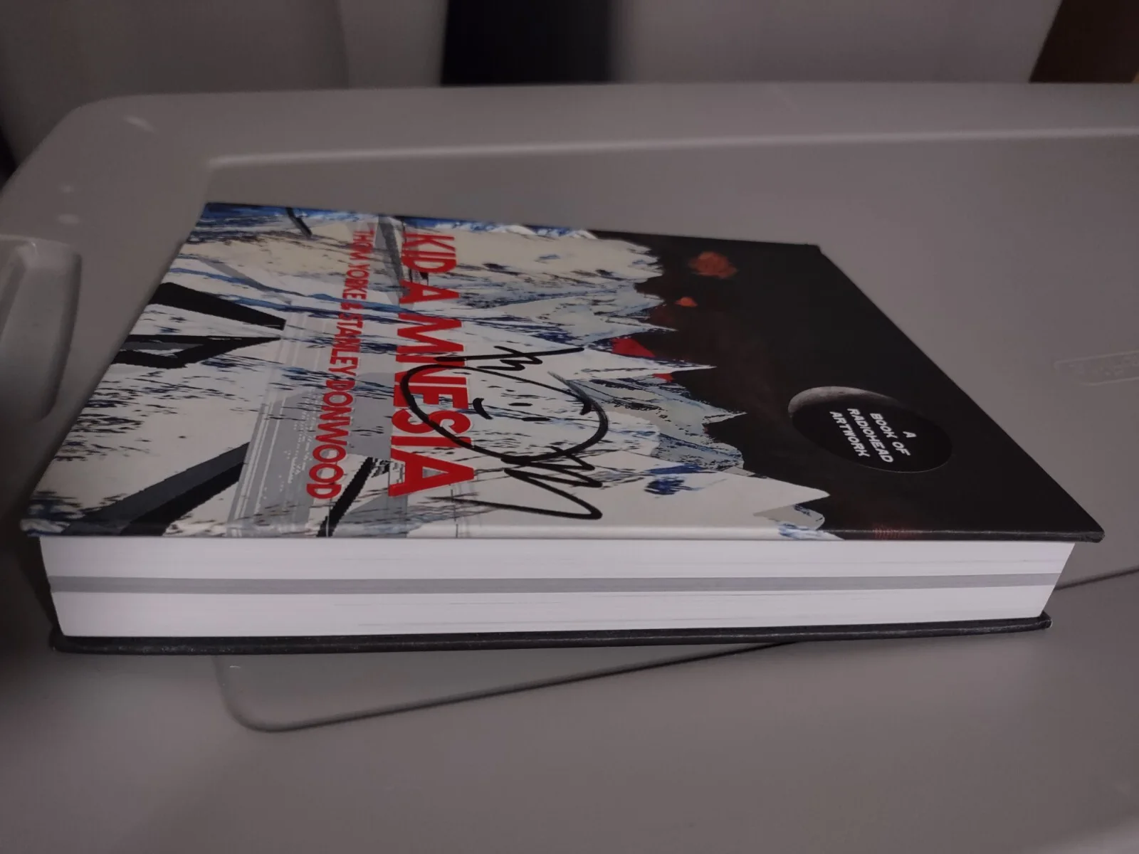 THOM YORKE RADIOHEAD SINGER SIGNED KID A MNESIA 1ST EDITION UK BOOK PROOF PICS, image 3