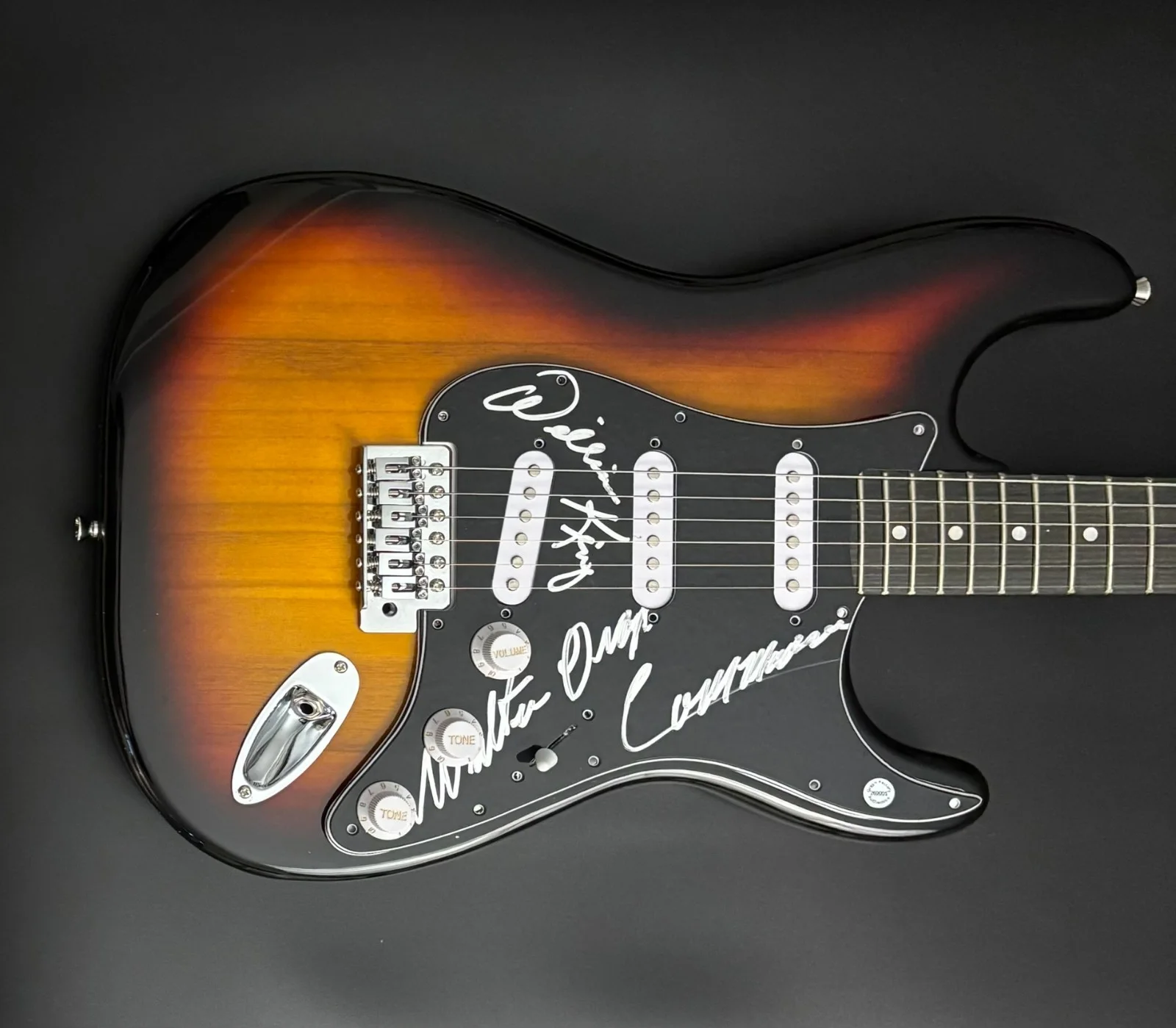 GFA William King Walter Orange * THE COMMODORES * Signed Electric Guitar COA, image 3
