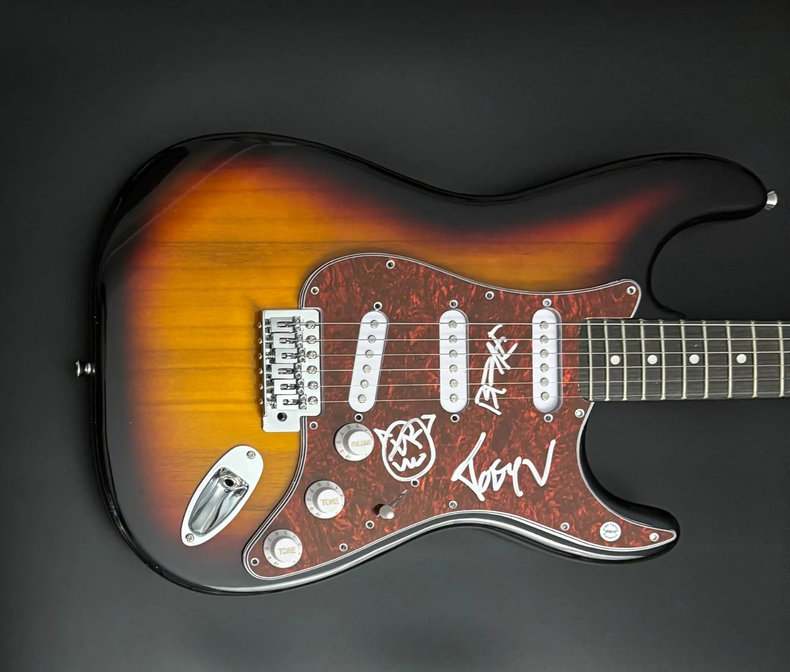 GFA Punk Tactics x2 Duo * JOEY VALENCE & BRAE * Signed Electric Guitar COA, изображение 5
