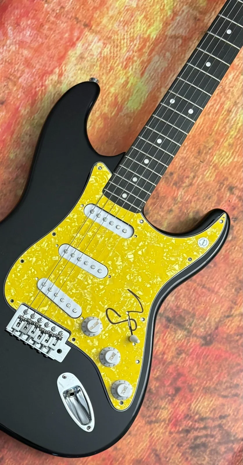 GFA Daisy Jones and the Six * SUKI WATERHOUSE * Signed Electric Guitar PROOF COA, изображение 5