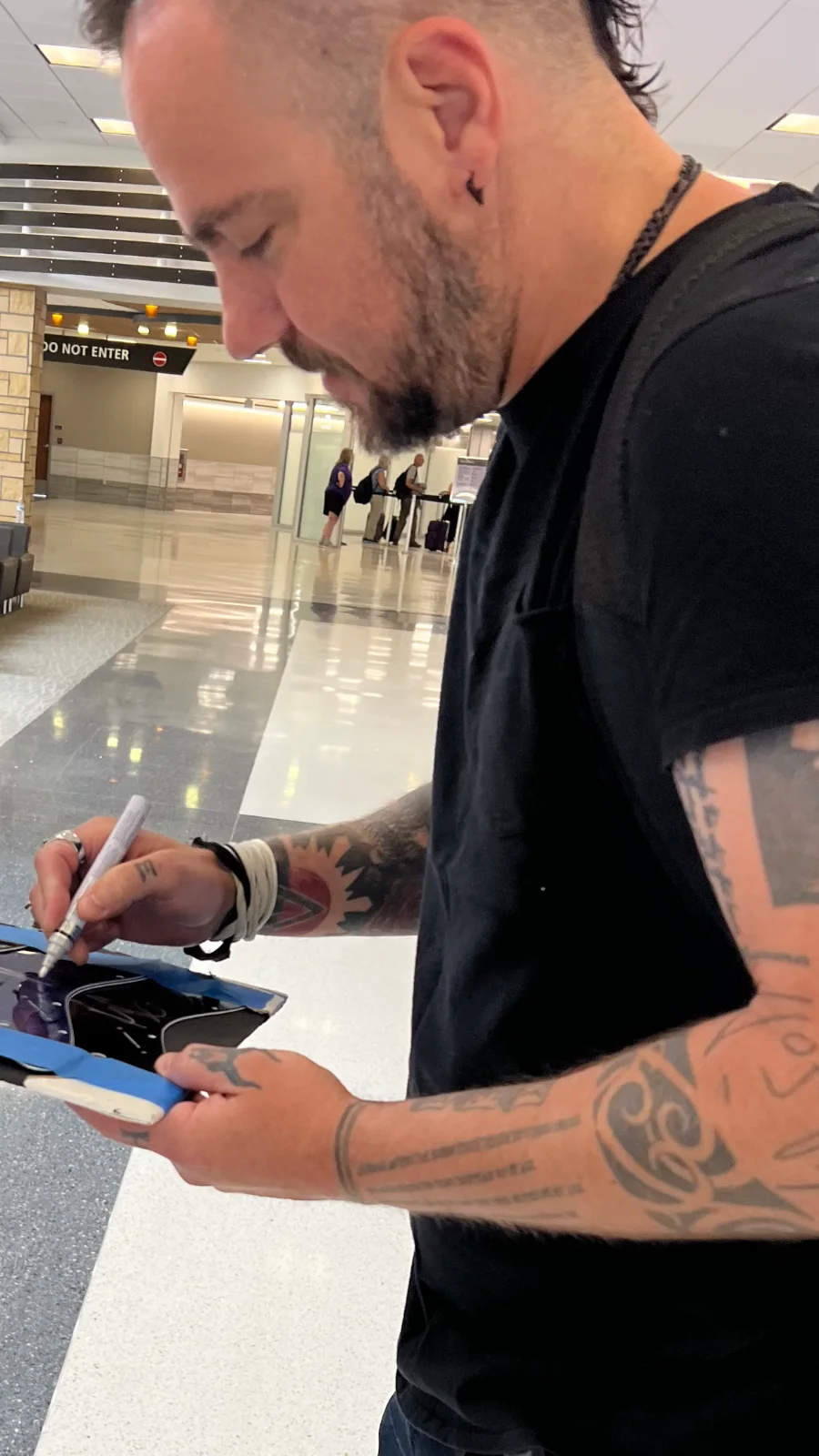 GFA Three Days Grace Singer * ADAM GONTIER * Signed Electric Guitar PROOF COA, image 3