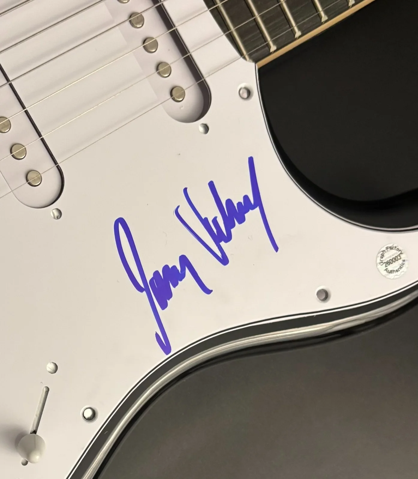 GFA Pressure & Until Morning Star * JAMES VICKERY * Signed Electric Guitar COA, изображение 5