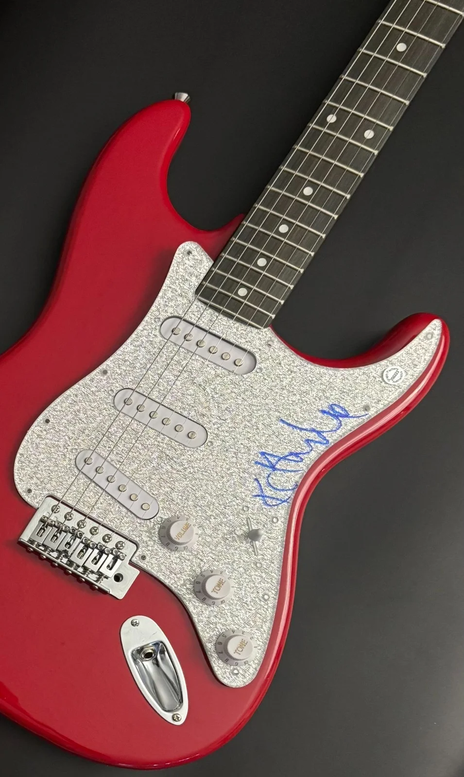 GFA The Go-Go's Bass Guitarist * KATHY VALENTINE * Signed Electric Guitar COA, изображение 4