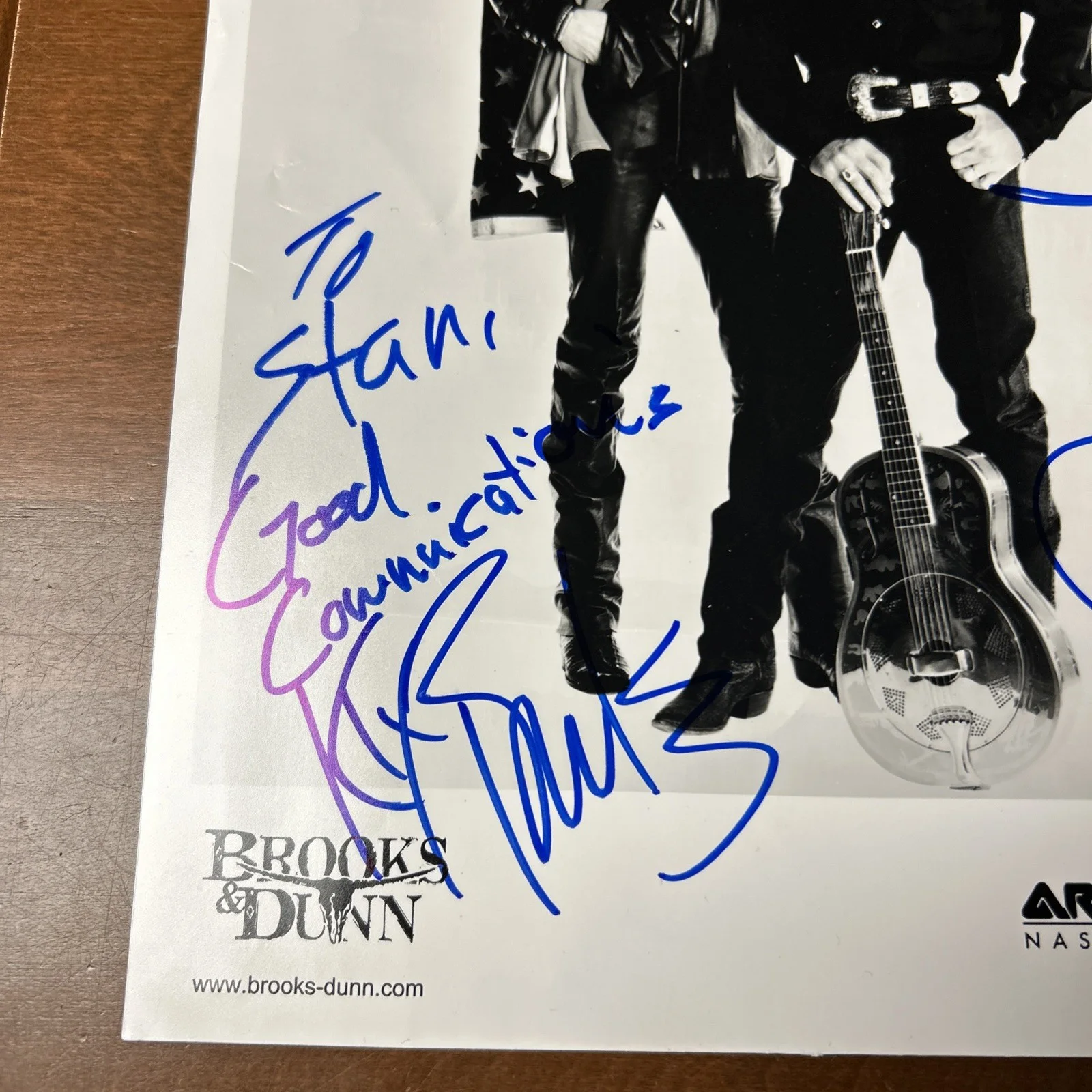 Brooks & Dunn Signed Autographed Photo 8x10 JSA COA w/Backstage Guest Badge, изображение 2