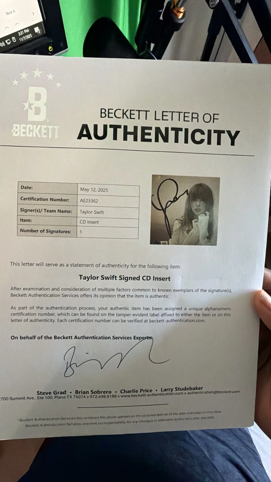 Taylor Swift Signed Insert – The Manuscript – Beckett COA, image 2