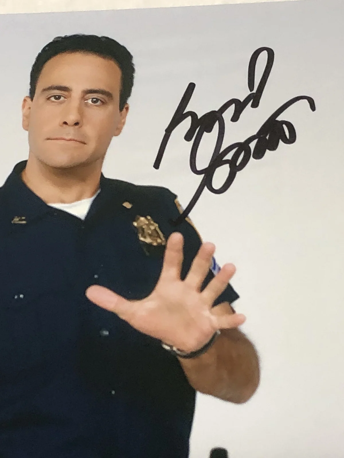 Brad Garrett — BRAD GARRETT SIGNED 8X10 ACTOR EVERYBODY LOVES RAYMOND ROBERT BARONE NYPD JSA, image 2