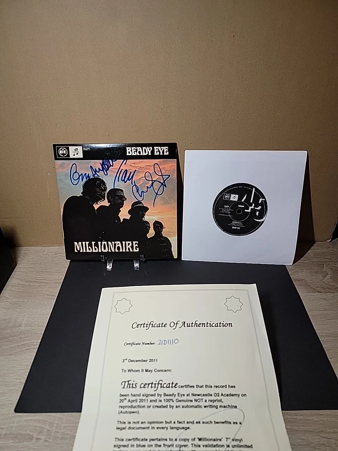 *Signed* Liam Gallagher Beady Eye Millionaire Cover 7" Vinyl Record + COA, image 2