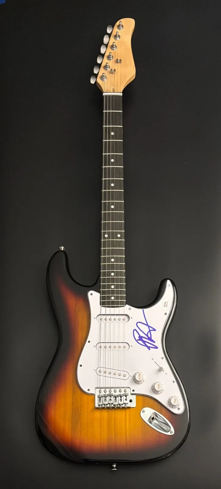 PSA Judas Priest Band * ROB HALFORD * Signed Electric Guitar PROOF COA, image 4