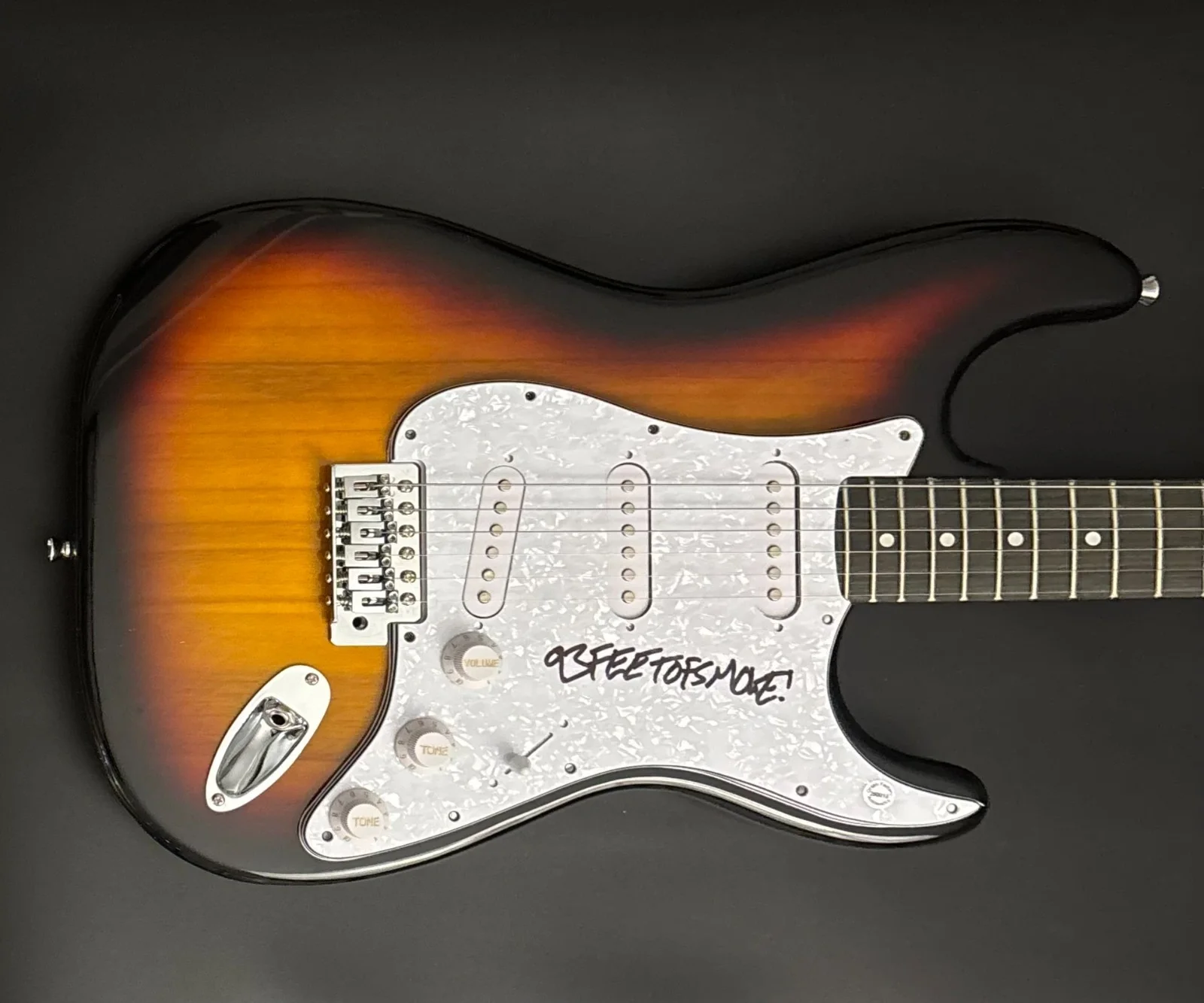 GFA Marciel Bummer Album * 93FEETOFSMOKE * Signed Electric Guitar PROOF COA, изображение 2