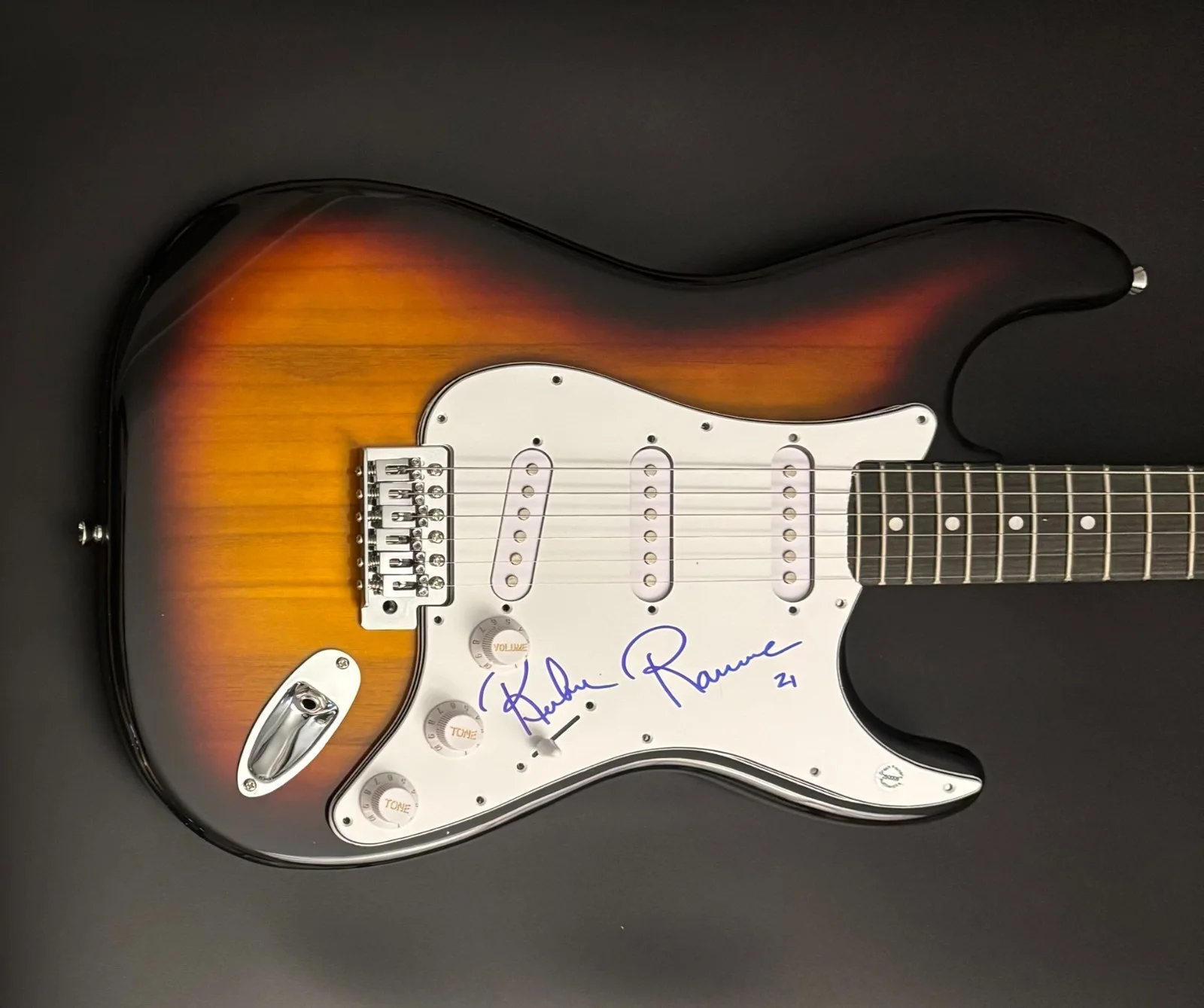 GFA The Ramones Drummer * RICHIE RAMONE * Signed Electric Guitar R7 COA, image 3
