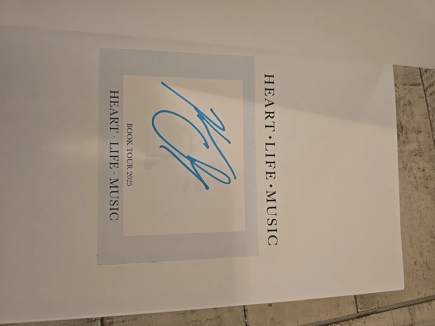Kenny Chesney Autographed Heart Life Music Book BRAND NEW!, изображение 2