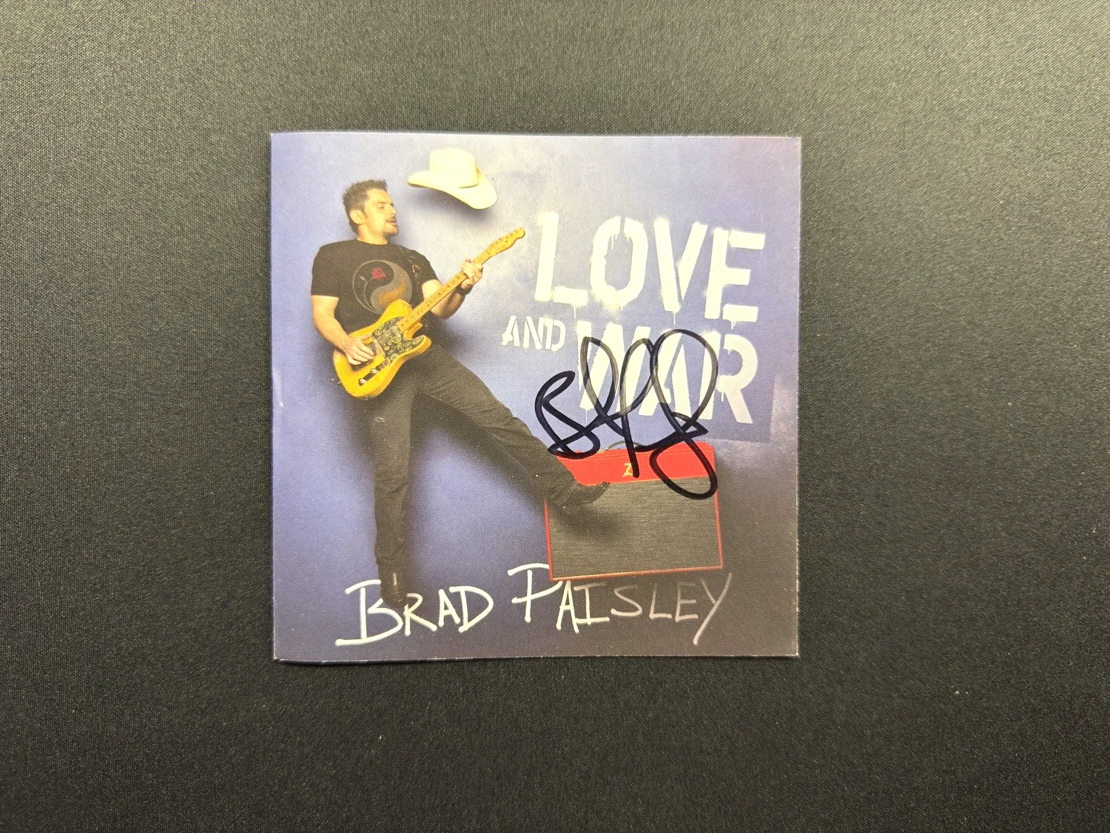 BRAD PAISLEY CD Autographed Signed Love and War 2017 Country Music autograph, image 2