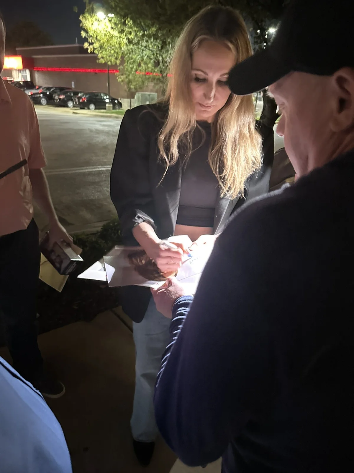 NIKKI GLASER — NIKKI GLASER Signed 8x10 AUTO Photo proof SNL RARE, изображение 2