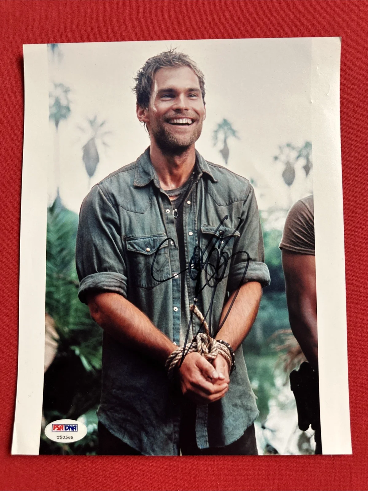 Seann William Scott — SEANN WILLIAM SCOTT Rundown Signed 8 X 10 Photo PSA