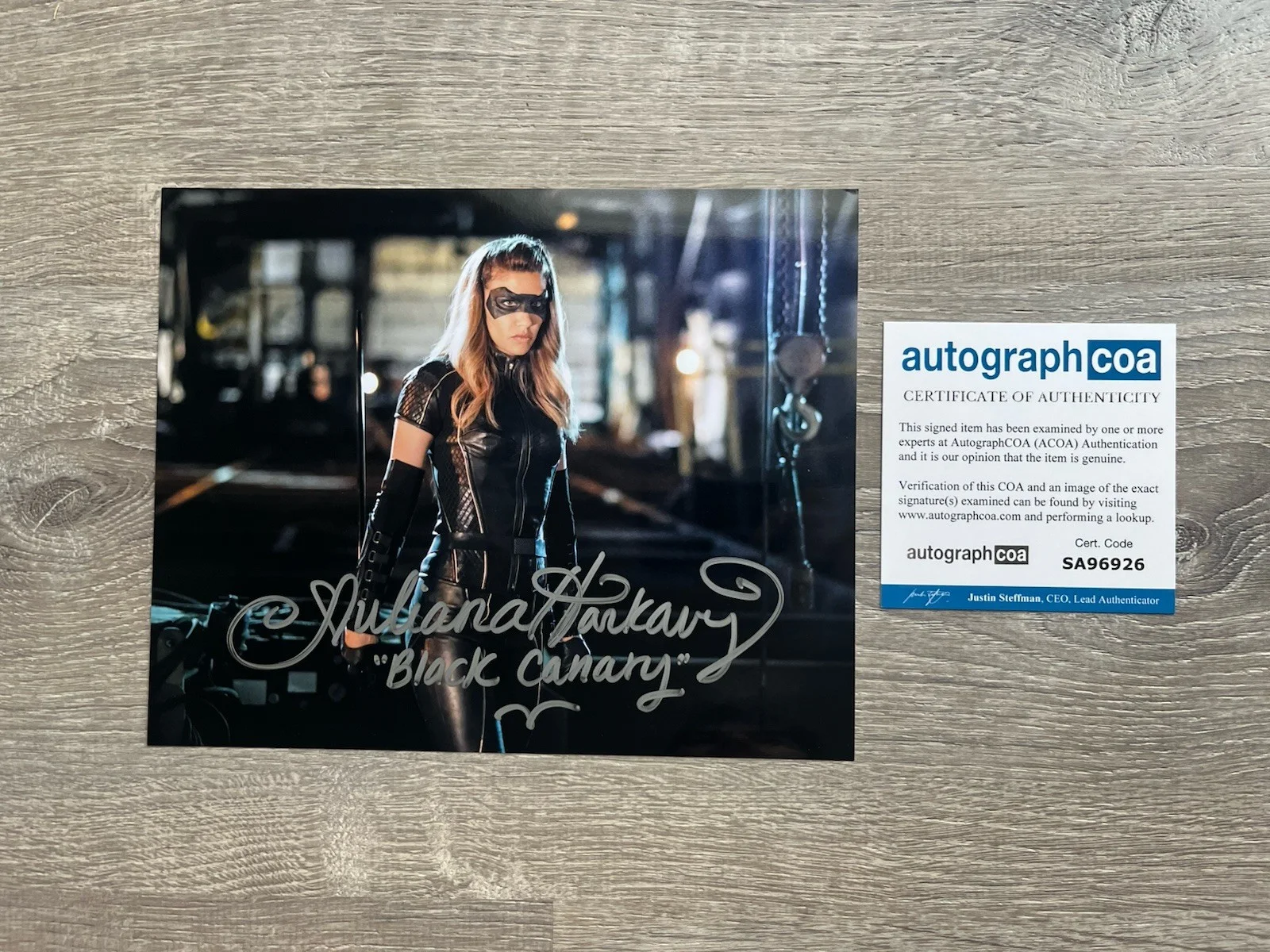 Juliana Harkavy — Juliana Harkavy Signed Black Canary Metallic 8x10 Photo ACOA COA Arrow DC