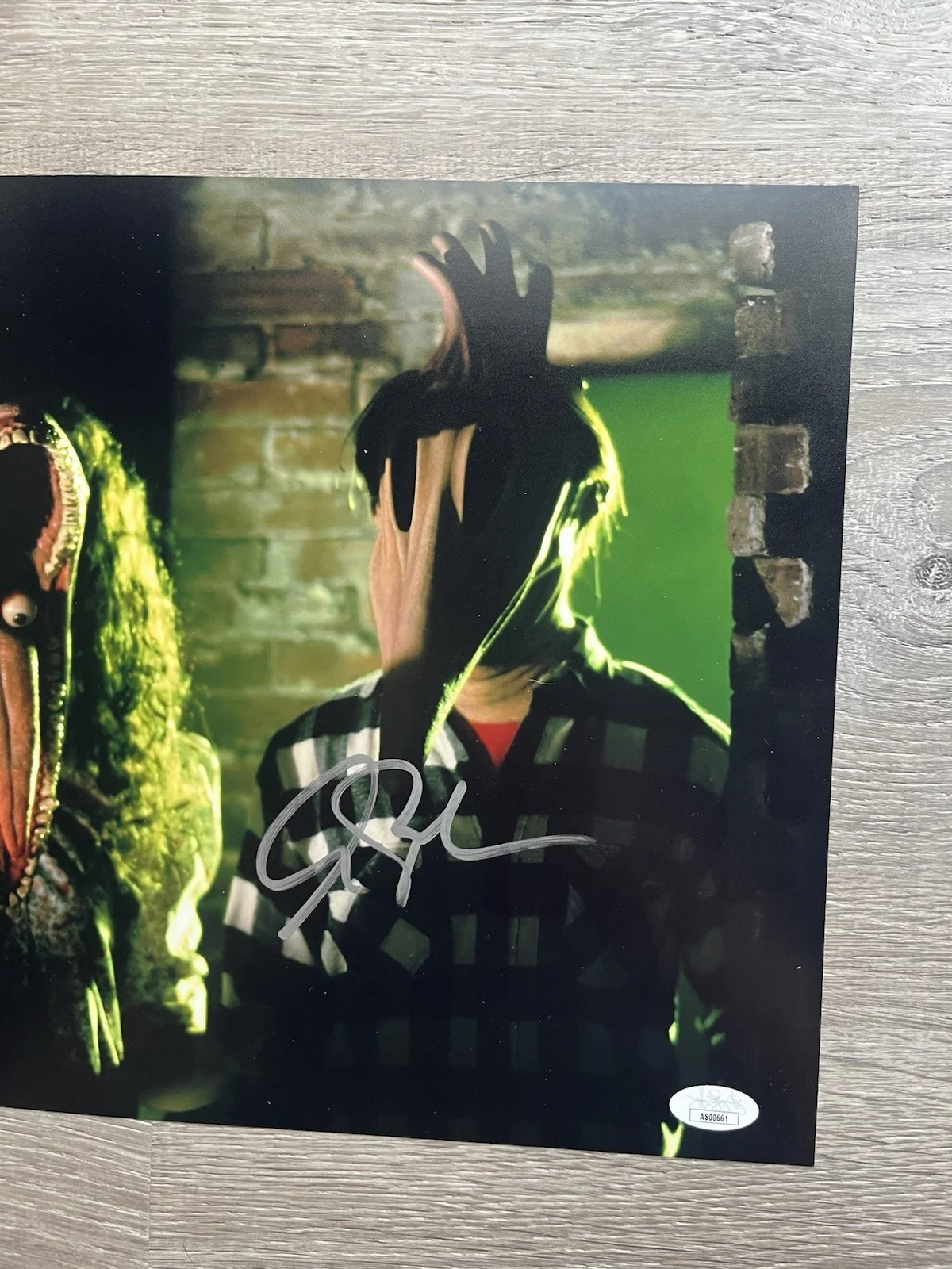 Alec Baldwin — Alec Baldwin Signed Beetlejuice 11x14 Photo JSA COA Adam Maitland Horror Auto, изображение 3