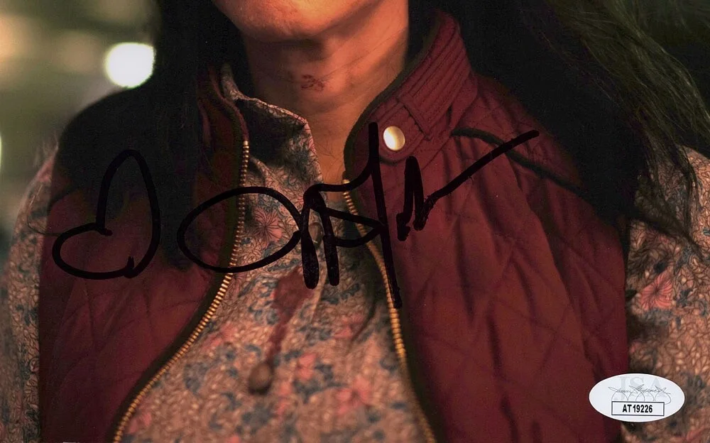 Michelle Yeoh — Michelle Yeoh signed "EVERYTHING EVERYWHERE ALL .." 8x10 Photo EXACT PROOF i JSA, image 3