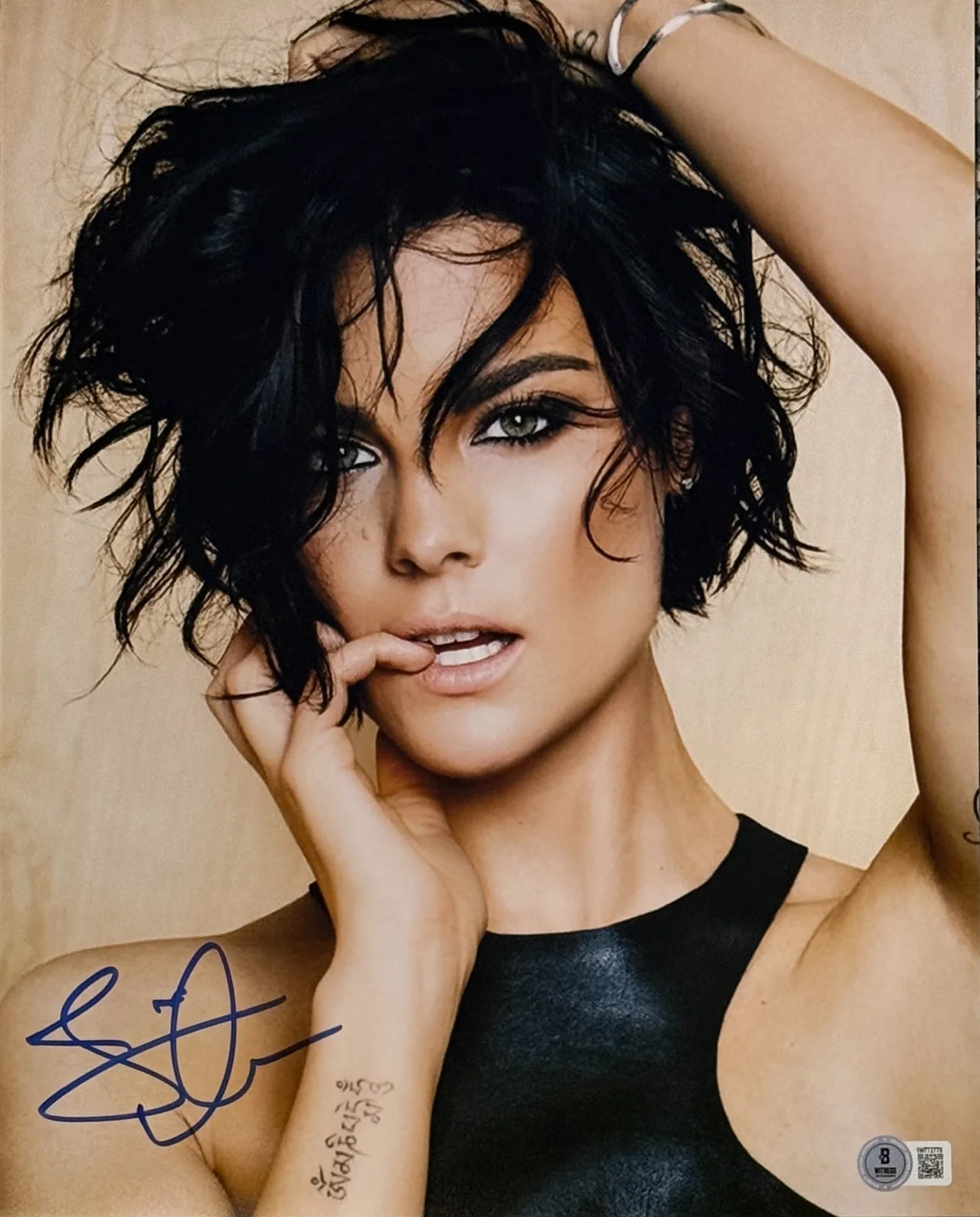 Jaimie Alexander — Jaimie Alexander Autographed 11x14 Photo Beckett Witnessed