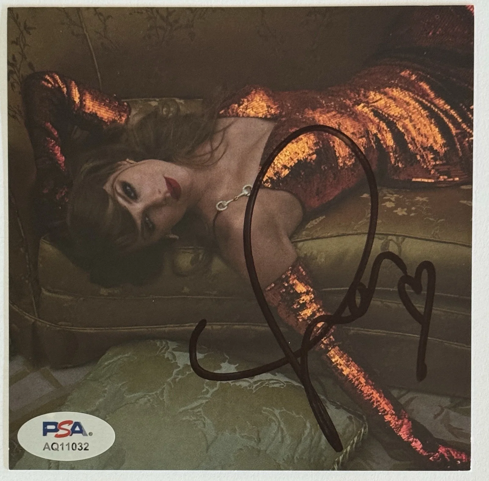 SIGNED TAYLOR SWIFT LIFE OF A SHOWGIRL PHOTOGRAPH #2 & CD PSA DNA COA AUTOGRAPH, изображение 3