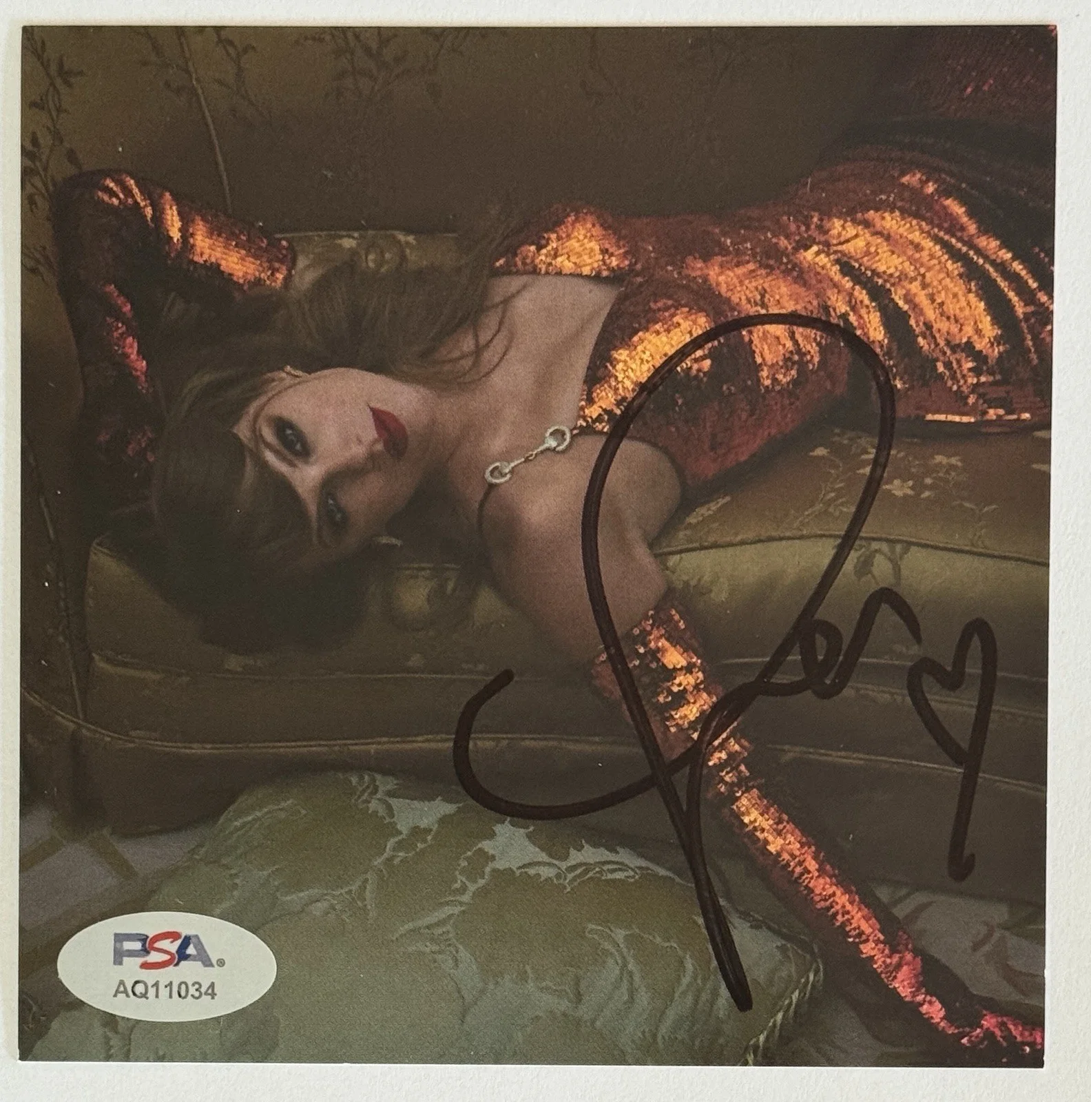 SIGNED TAYLOR SWIFT LIFE OF A SHOWGIRL PHOTOGRAPH #2 & CD PSA DNA COA AUTOGRAPH, изображение 4