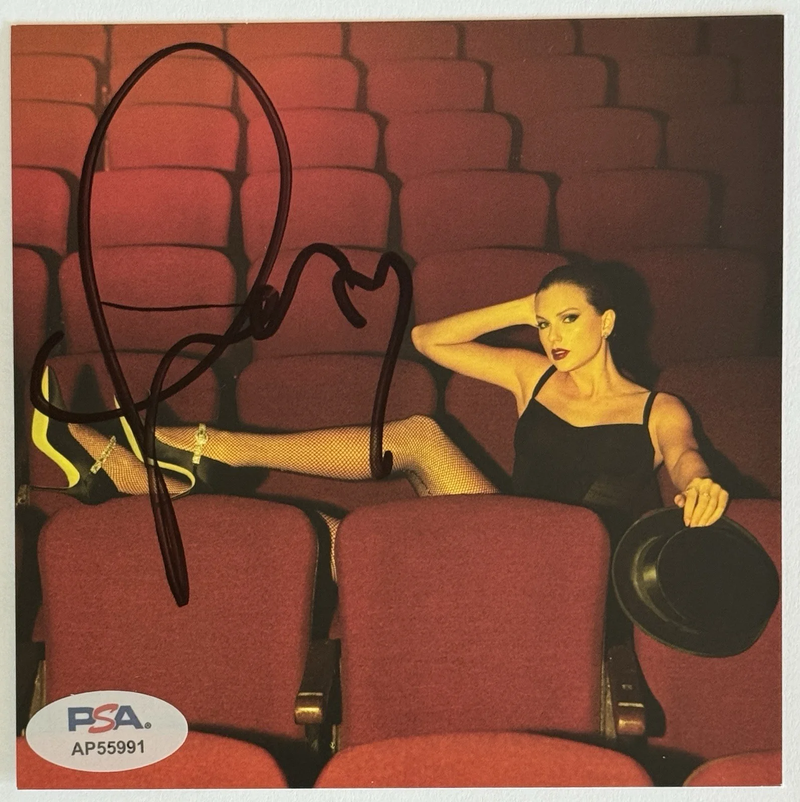 SIGNED TAYLOR SWIFT LIFE OF A SHOWGIRL RED PHOTO #4 & CD PSA DNA COA AUTOGRAPH, изображение 5