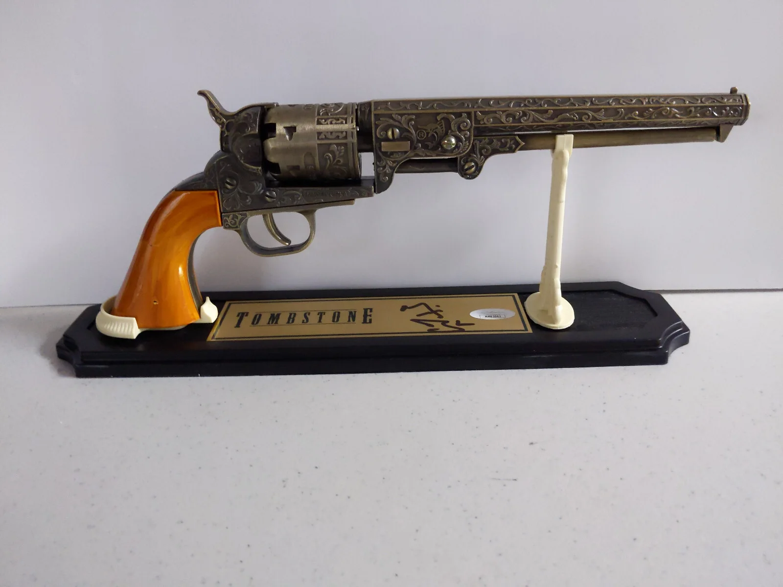 Michael Biehn — MICHAEL BIEHN Signed Decorative Pistol w/ Stand Revolver TOMBSTONE RINGO JSA COA