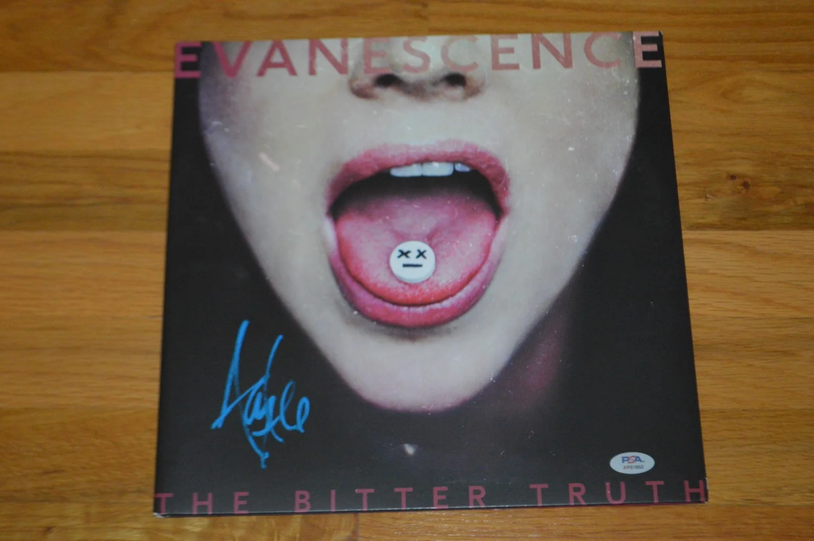 Evanescence ~ Amy Lee Autographed "The Bitter Truth" Vinyl LP with PSA Hologram, image 2