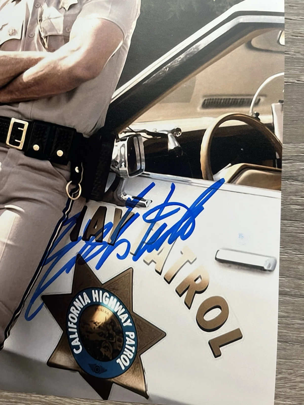 Erik Estrada — Erik Estrada Signed Ponch 8x10 Photo Beckett COA Chips, image 3