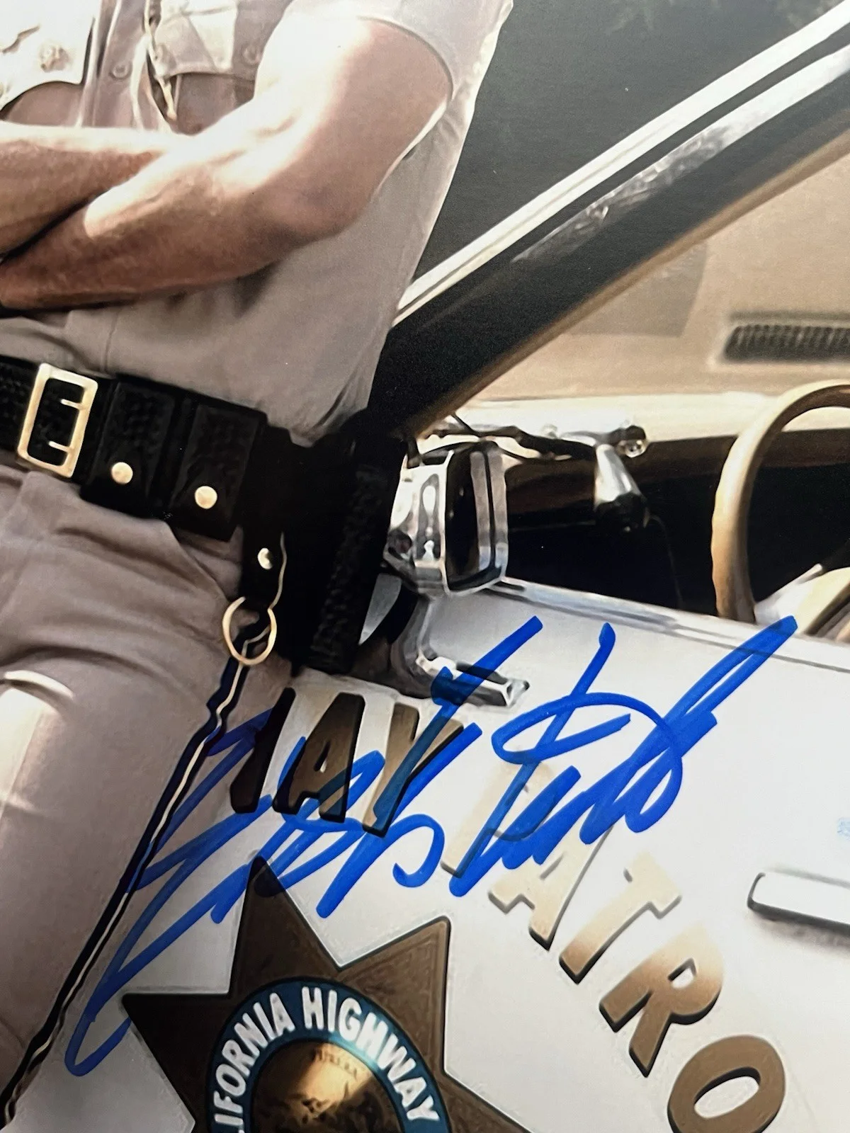 Erik Estrada — Erik Estrada Signed Ponch 8x10 Photo Beckett COA Chips, image 4