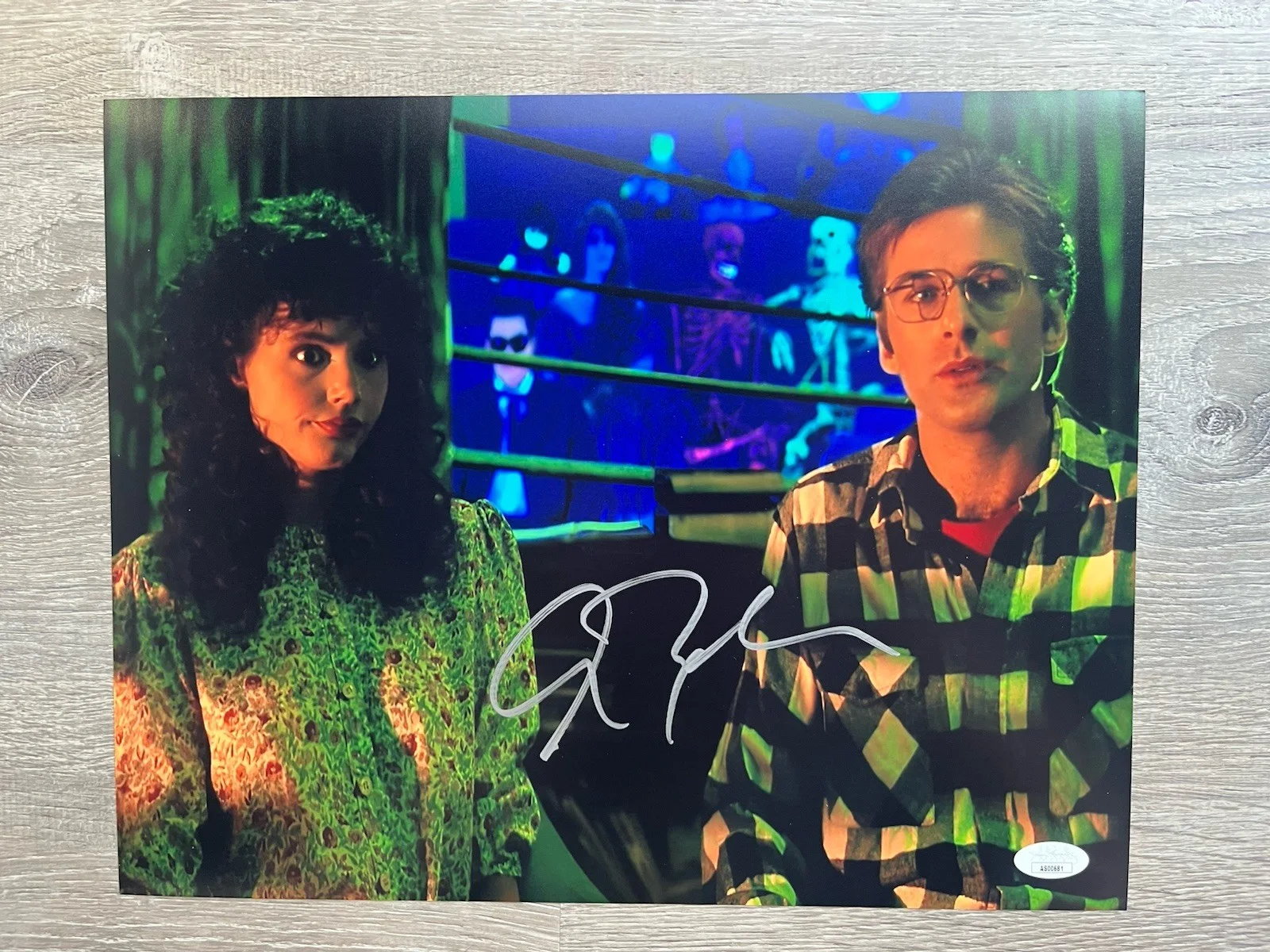 Alec Baldwin — Alec Baldwin Signed Beetlejuice 11x14 Photo JSA COA Adam Maitland Horror Auto, изображение 2