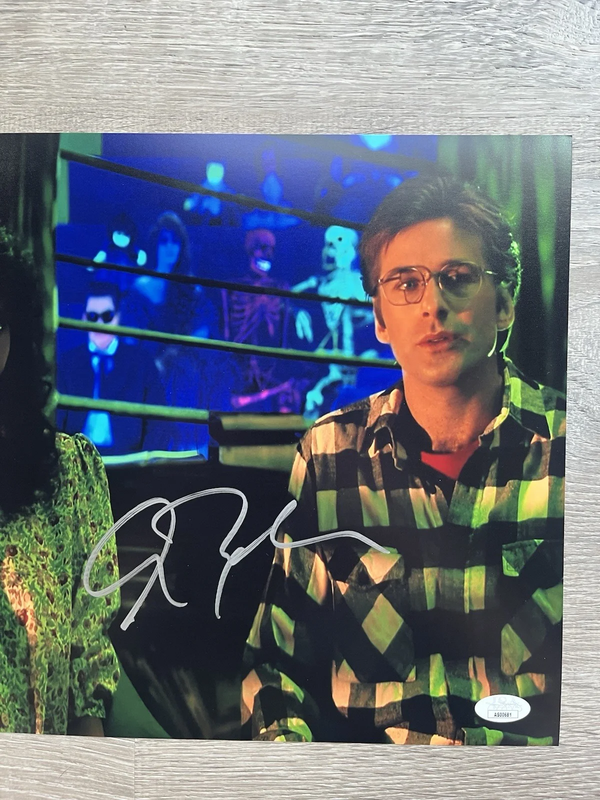 Alec Baldwin — Alec Baldwin Signed Beetlejuice 11x14 Photo JSA COA Adam Maitland Horror Auto, изображение 3