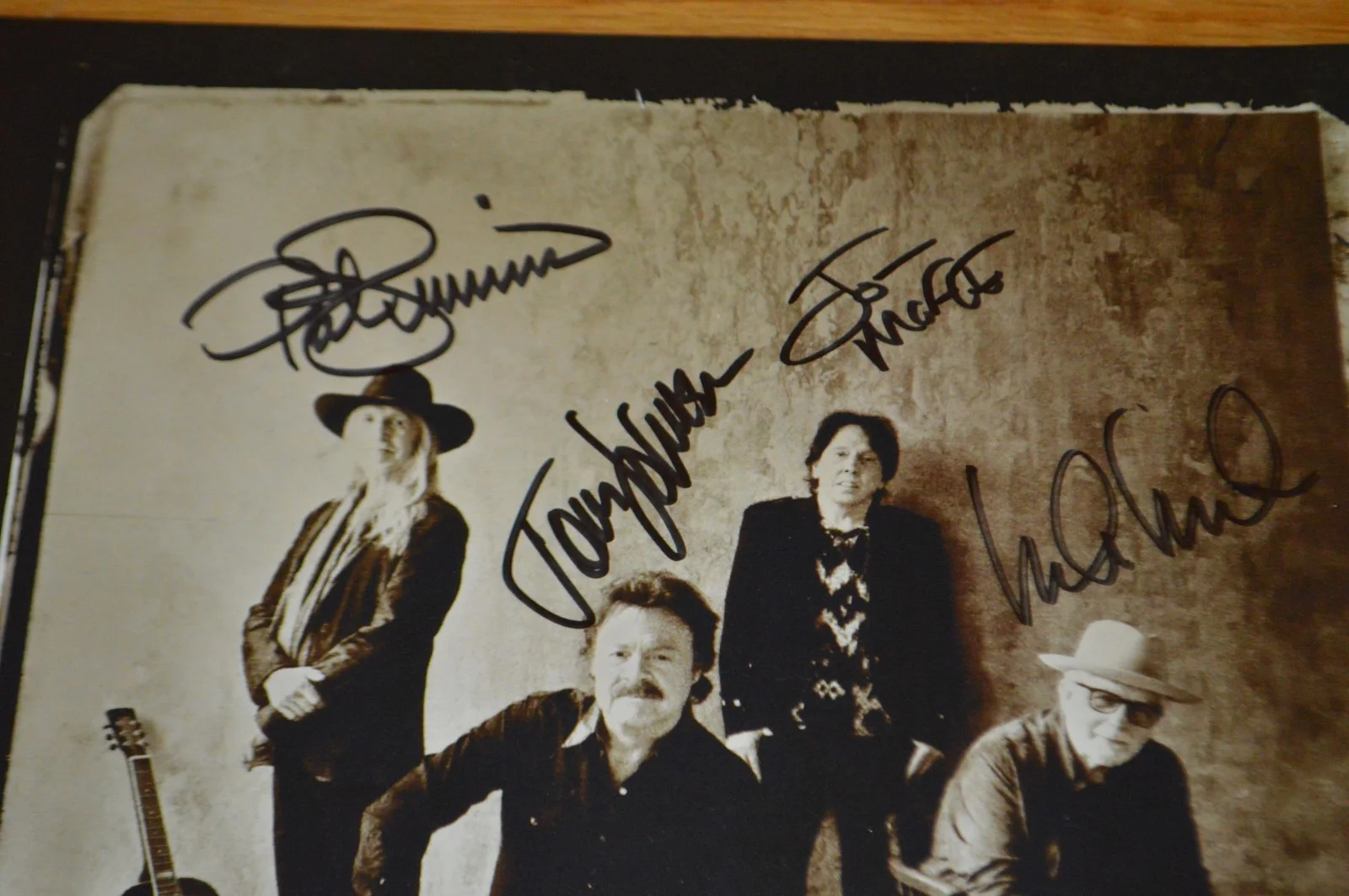The Doobie Bothers Band Autographed "Walk This Road" 12x12 Insert with JSA COA, изображение 5
