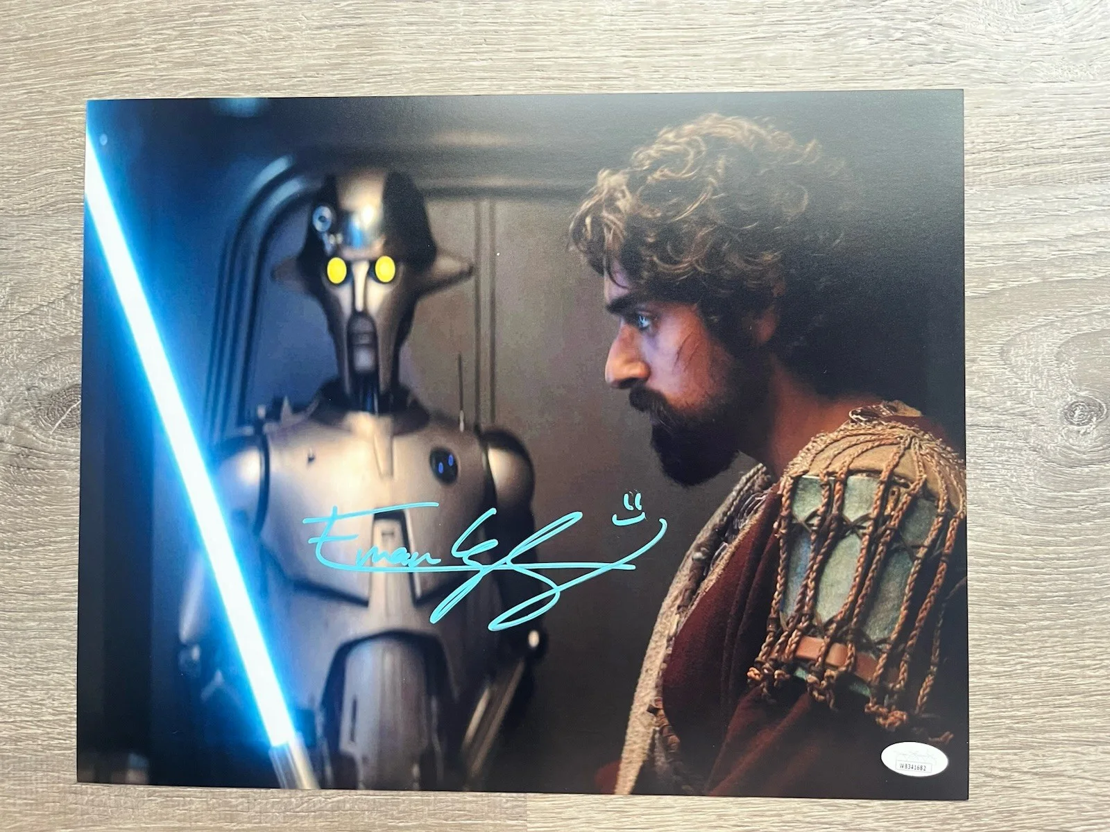 Eman Esfandi — Eman Esfandi Signed Ezra Bridger 11x14 Photo JSA COA AHSOKA Star Wars, изображение 2