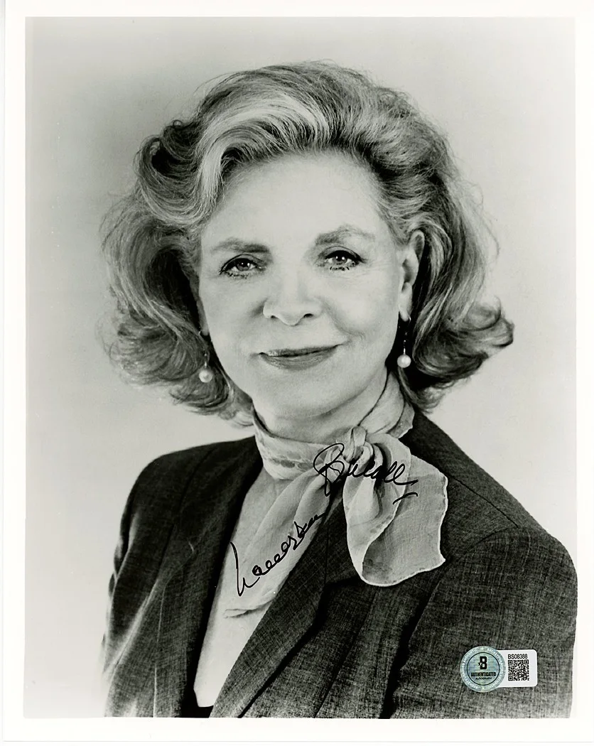 Lauren Bacall — Rare -LAUREN BACALL- BECKETT BAS Signed/Autograph/Auto 8x10 Movie Photo