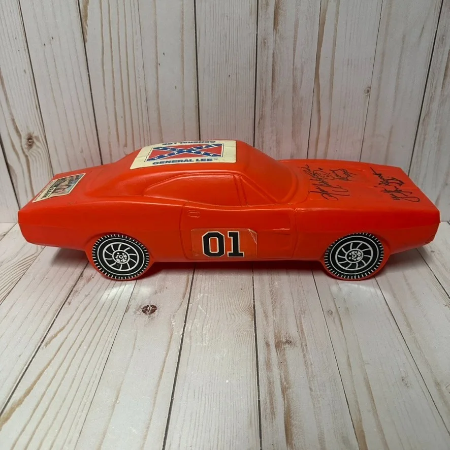 The Dukes Of Hazzard Blow Mold Bank With Signed Autographs of Daisy & Luke RARE, изображение 3