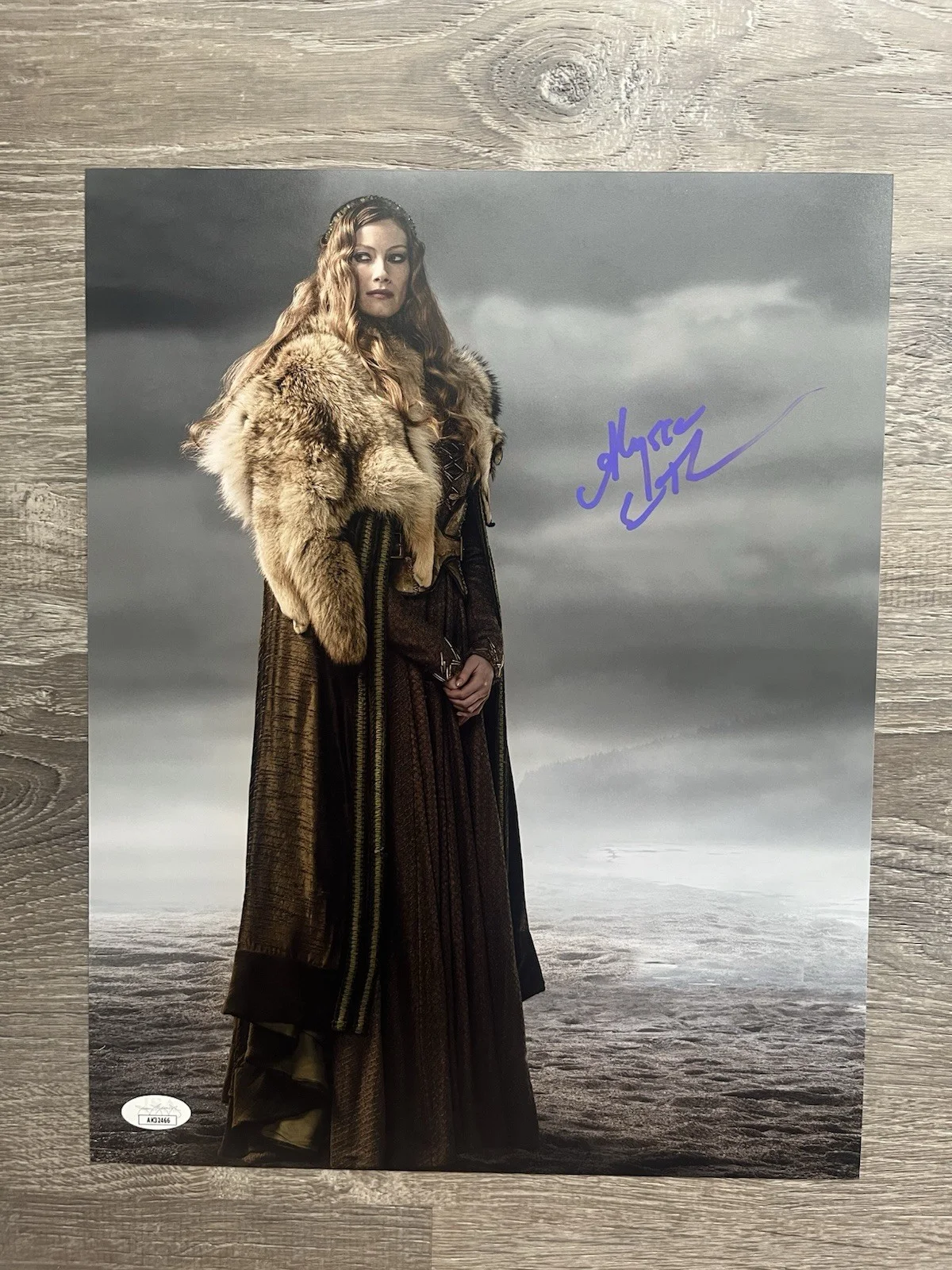 Alyssa Sutherland — Alyssa Sutherland Signed Vikings 11x14 Photo Aslaug JSA COA, image 2