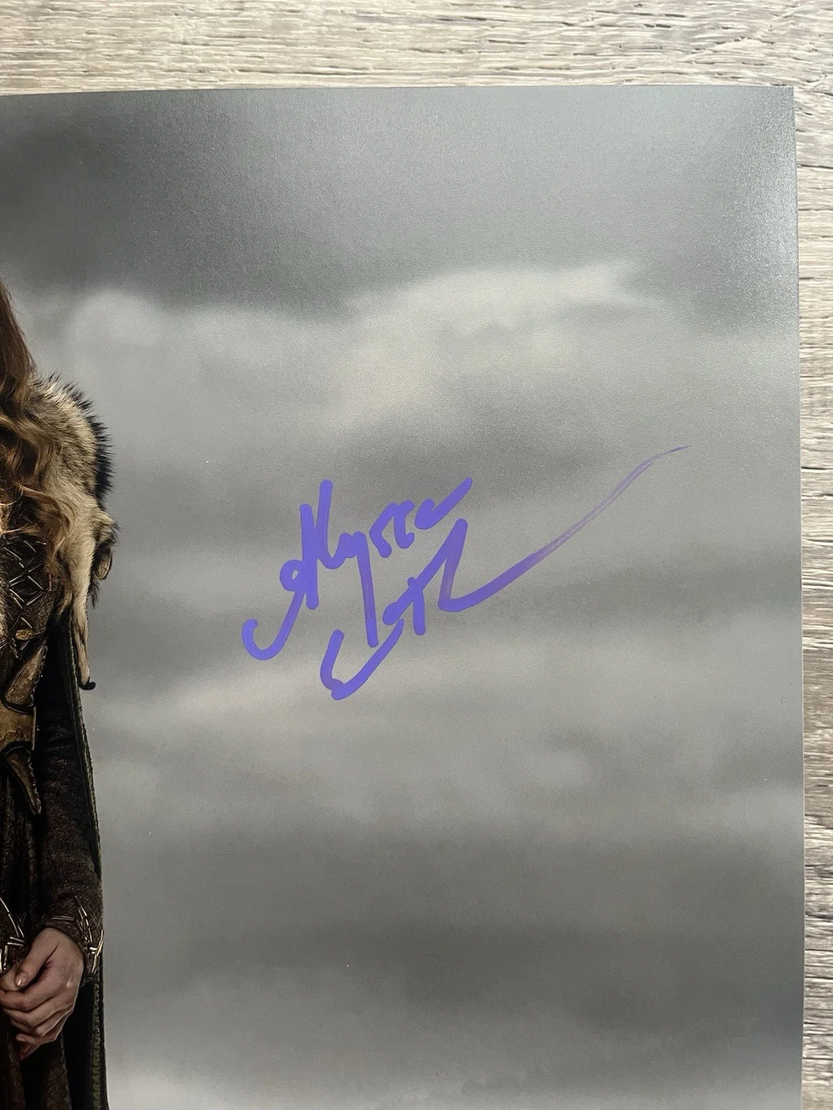 Alyssa Sutherland — Alyssa Sutherland Signed Vikings 11x14 Photo Aslaug JSA COA, image 4