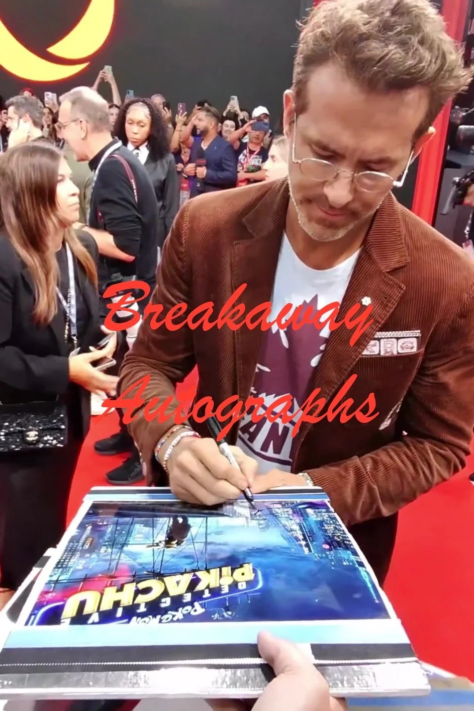 Ryan Reynolds — Ryan Reynolds signed photo 12X18 exact proof JSA COA autograph Detective Pikachu, изображение 5