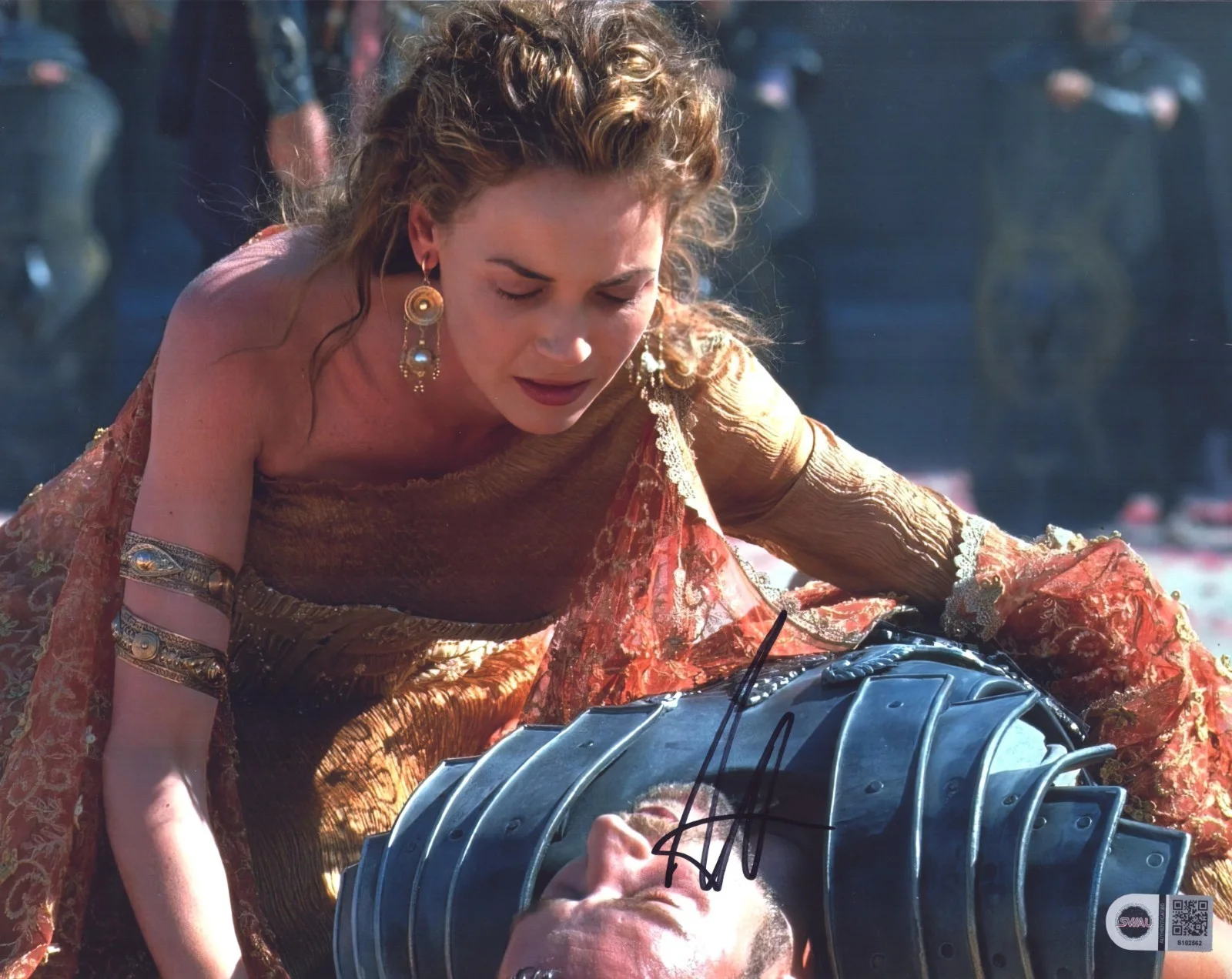 connie nielsen — Connie Nielsen Signed 11x14 PHOTO Gladiator Lucilla SWAU