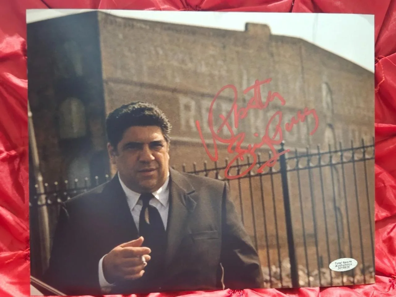 VINCENT PASTORE — VINCENT PASTORE BIG PUSS SIGNED AUTOGRAPHED 8X10 PHOTO SOPRANOS AUTHENTIC COA